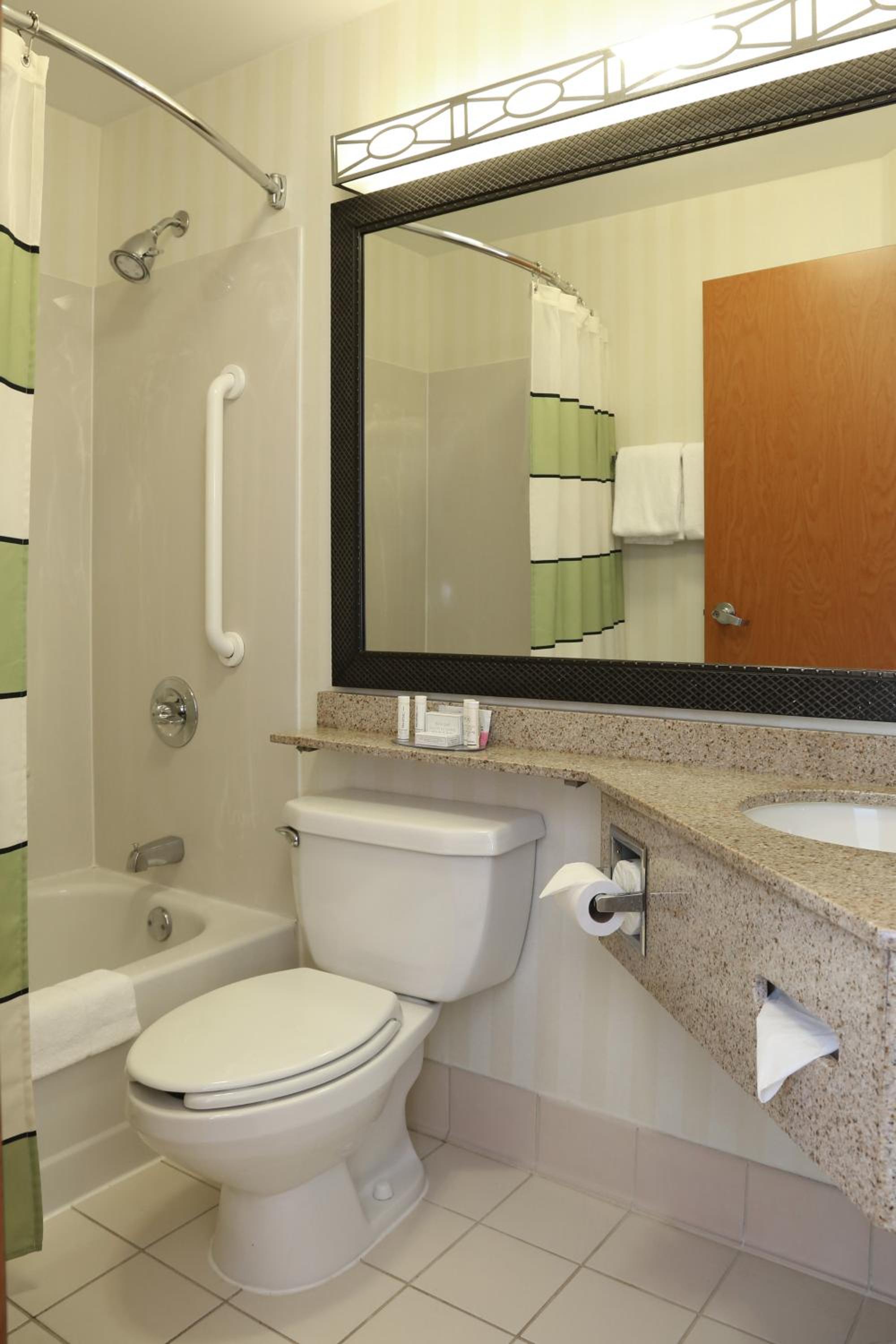 King Room - Non-Smoking photo 3