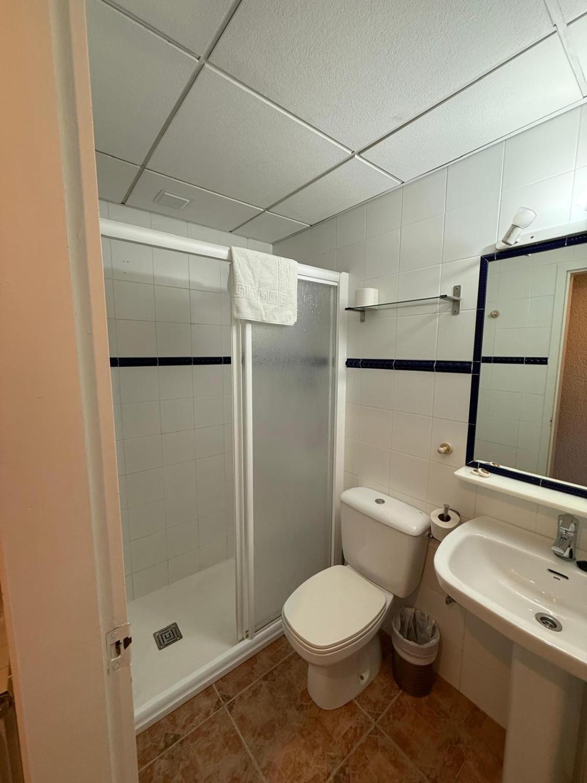 Double Room with Private Bathroom photo 2