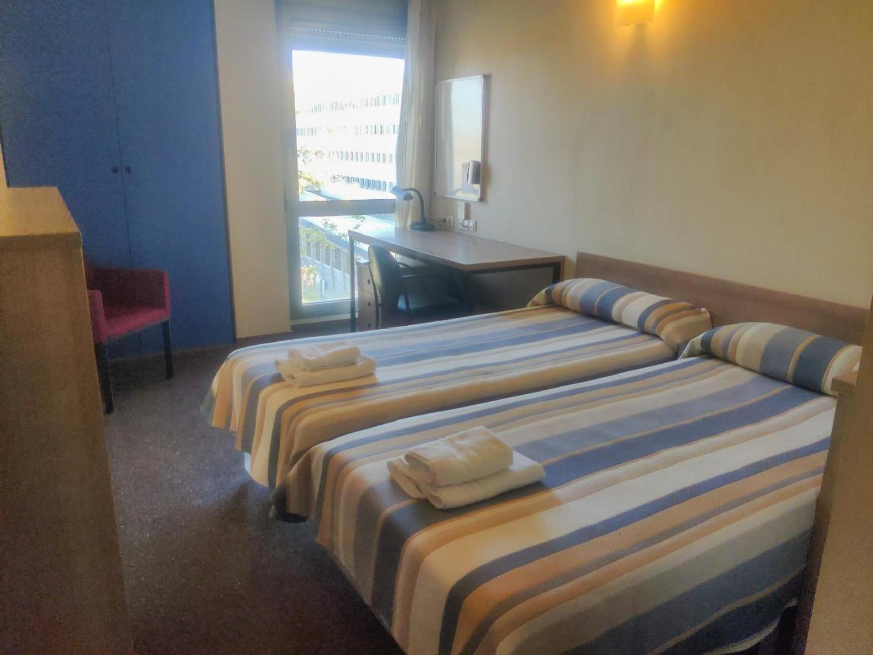 Economy Twin Room photo 3