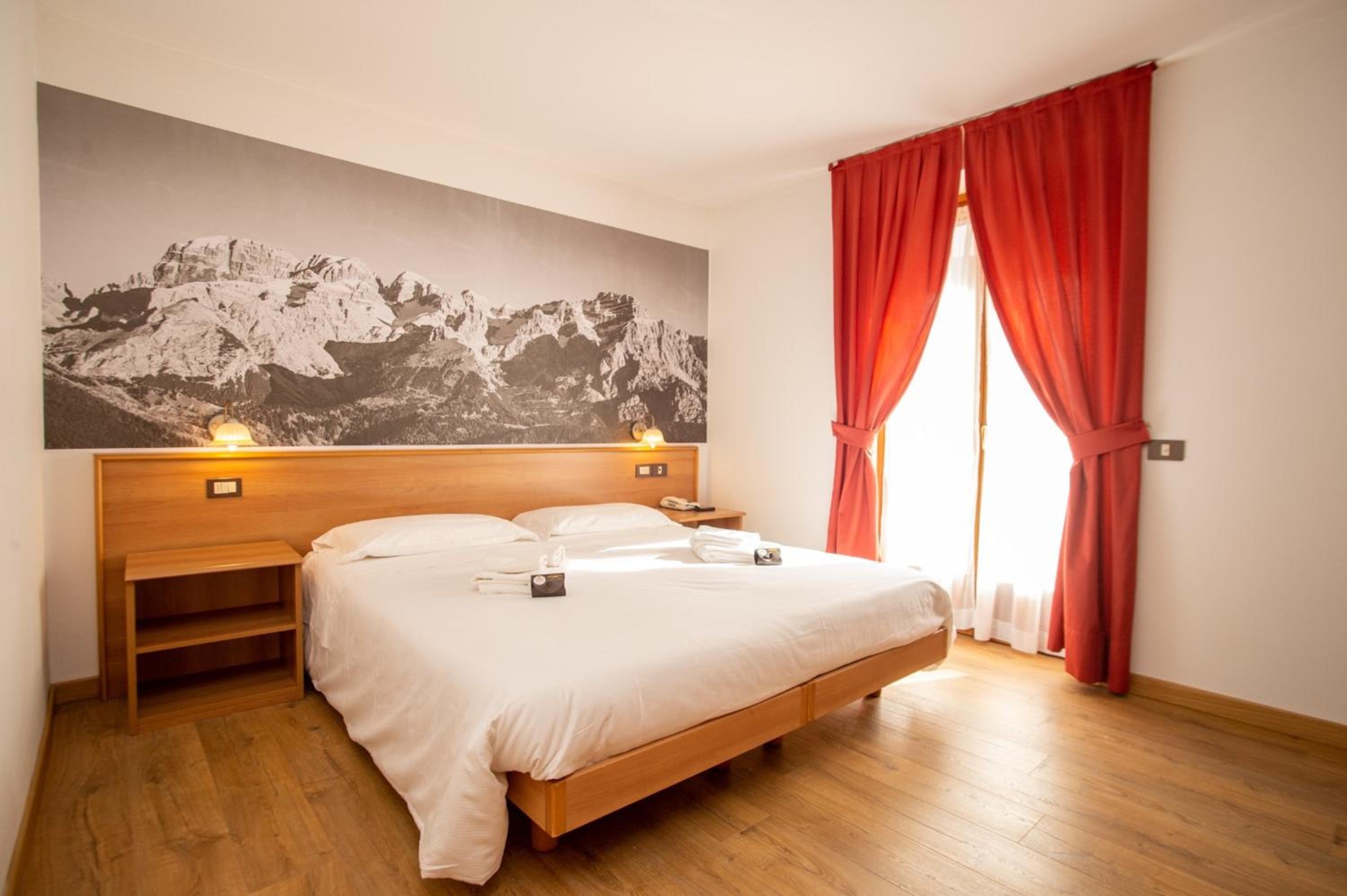 One-Bedroom Apartment with Balcony photo 3