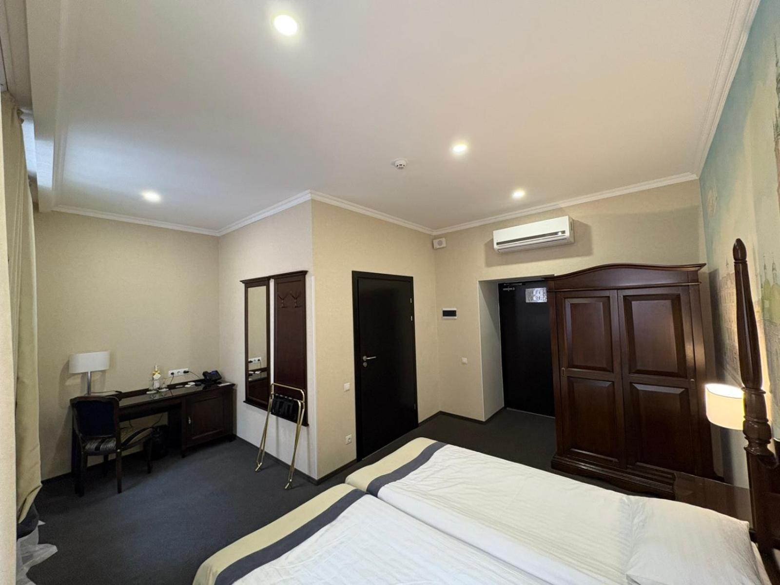 Double or Twin Room - Disability Access photo 3