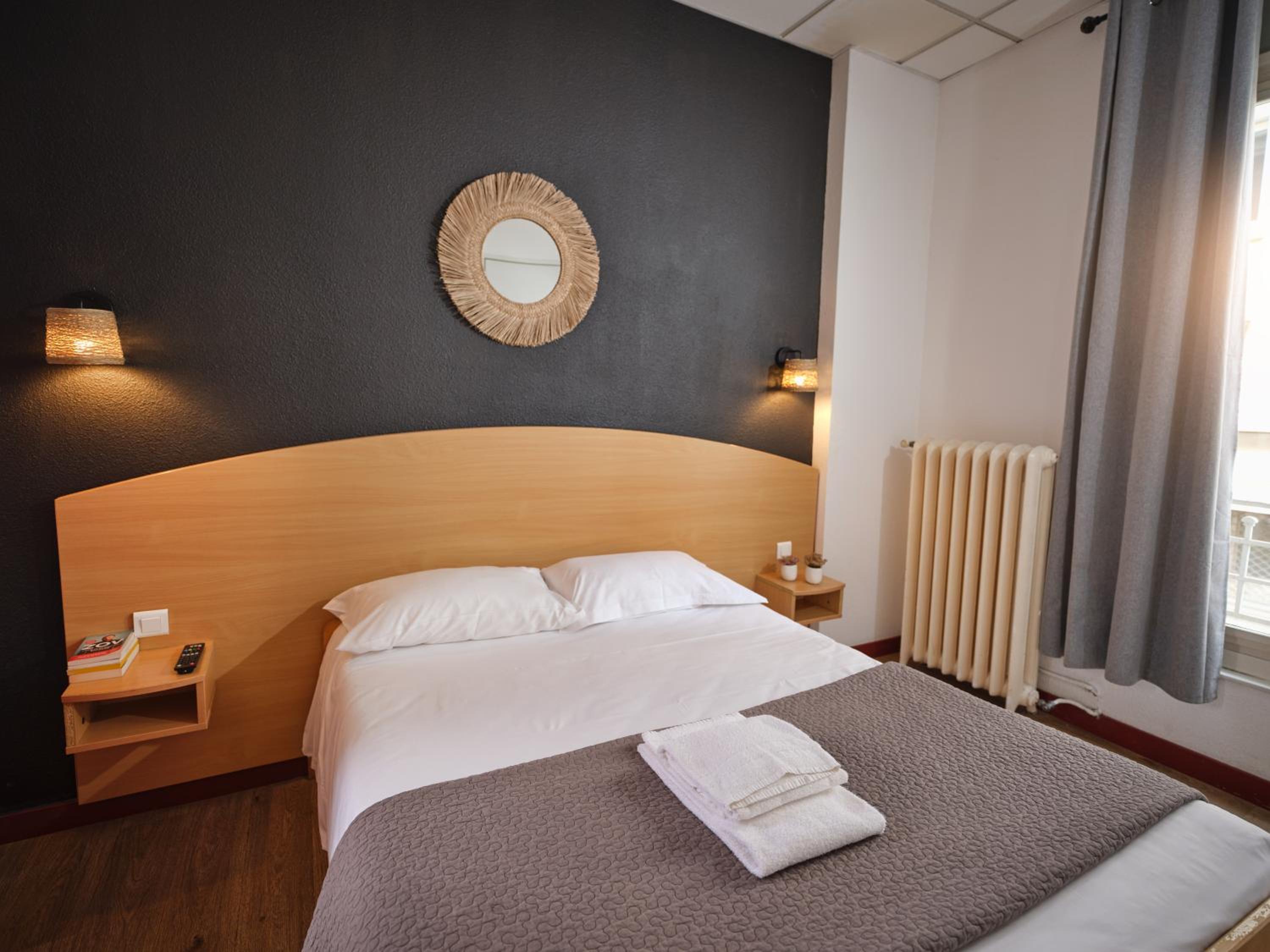 Standard Double Room - Photo 3