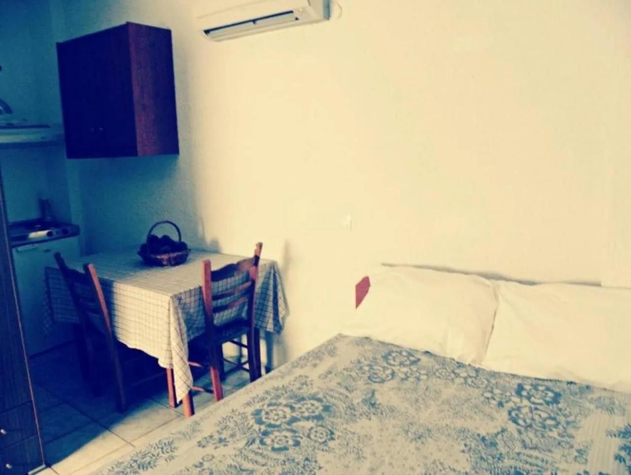 Budget Double Room photo 3