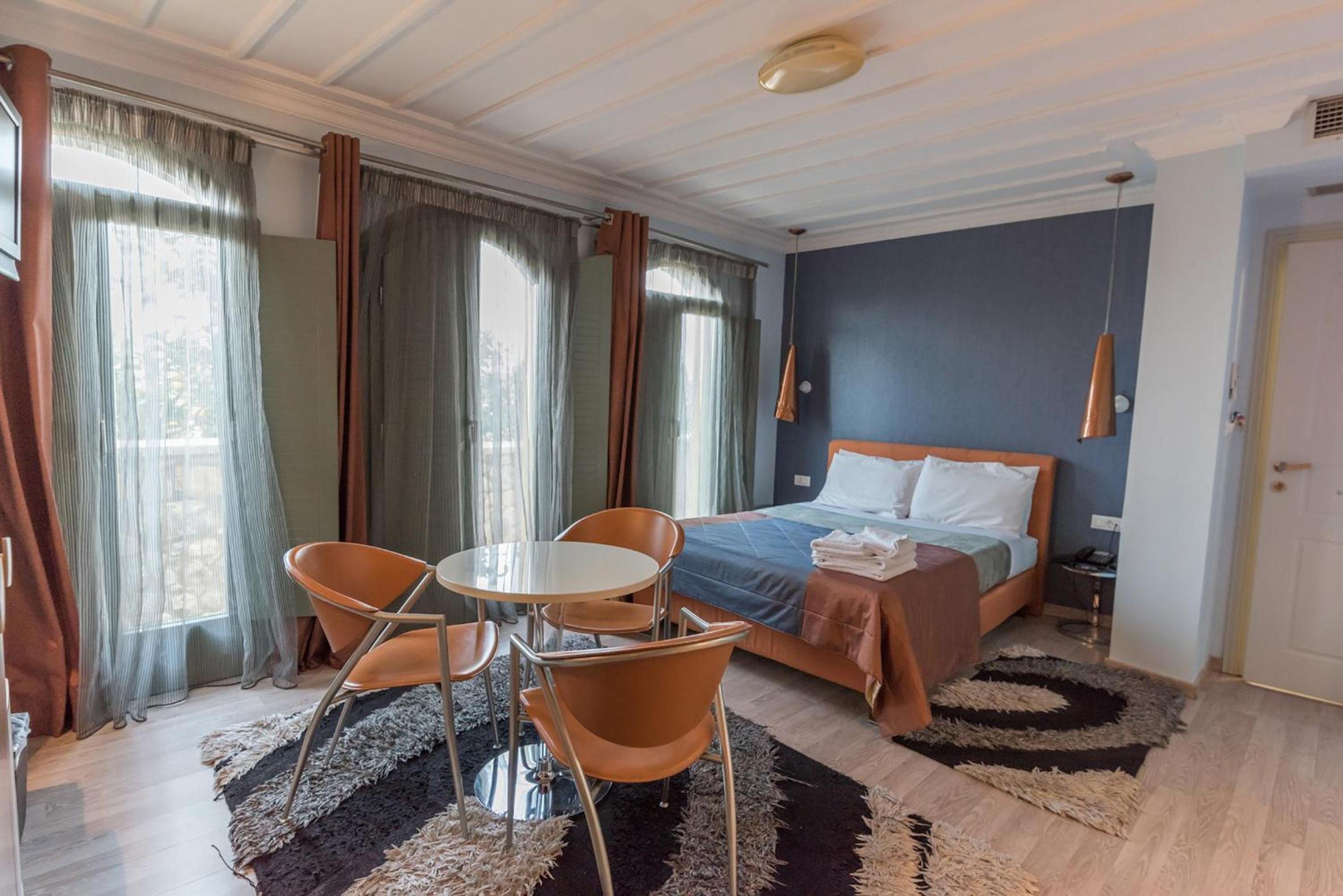 Standard Double Room - Photo 2