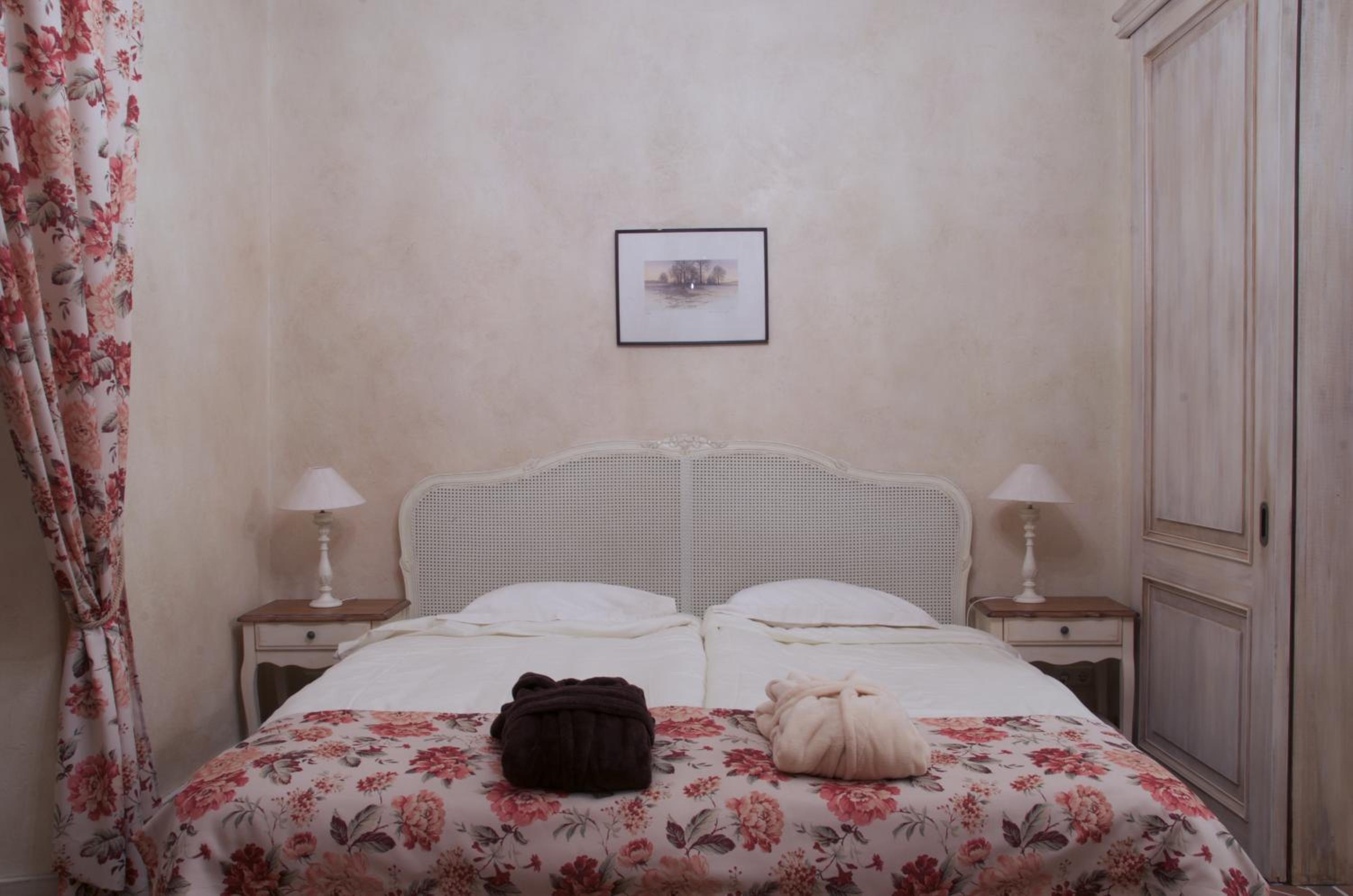 Suite with Spa Bath photo 3