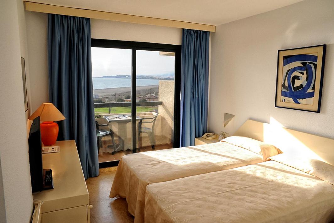 Twin Room - Photo 5