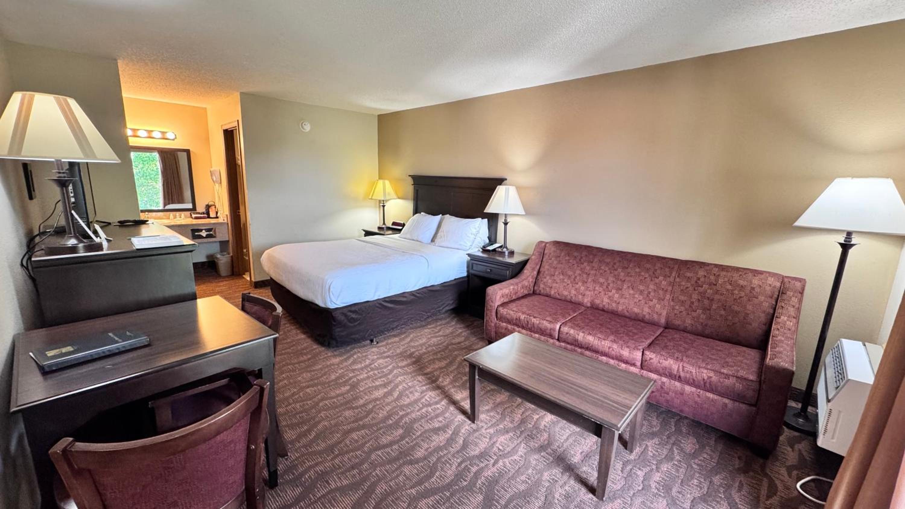 Superior Efficiency Queen Suite - Non-Smoking - Photo 2