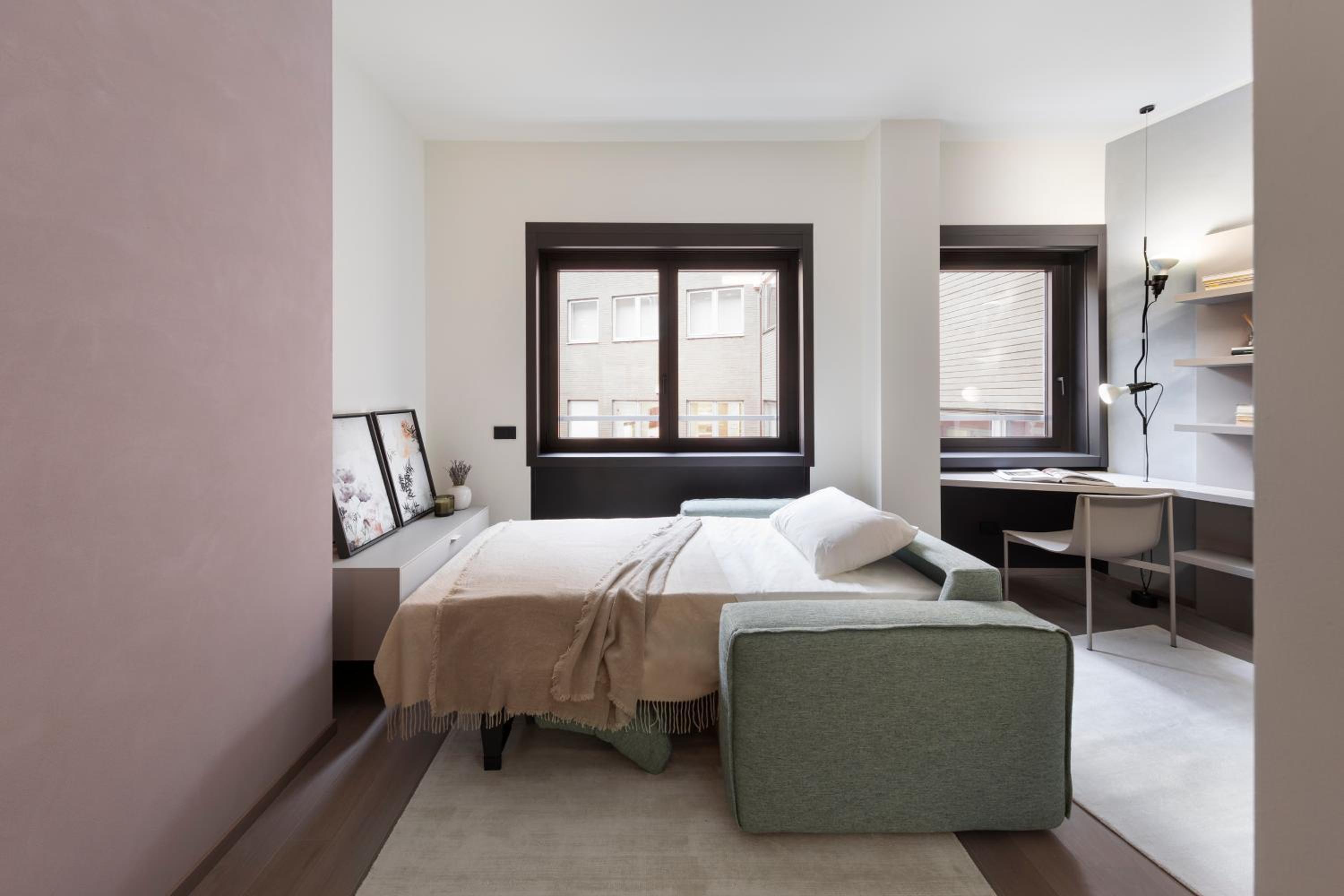 Studio Apartment with One Double Bed