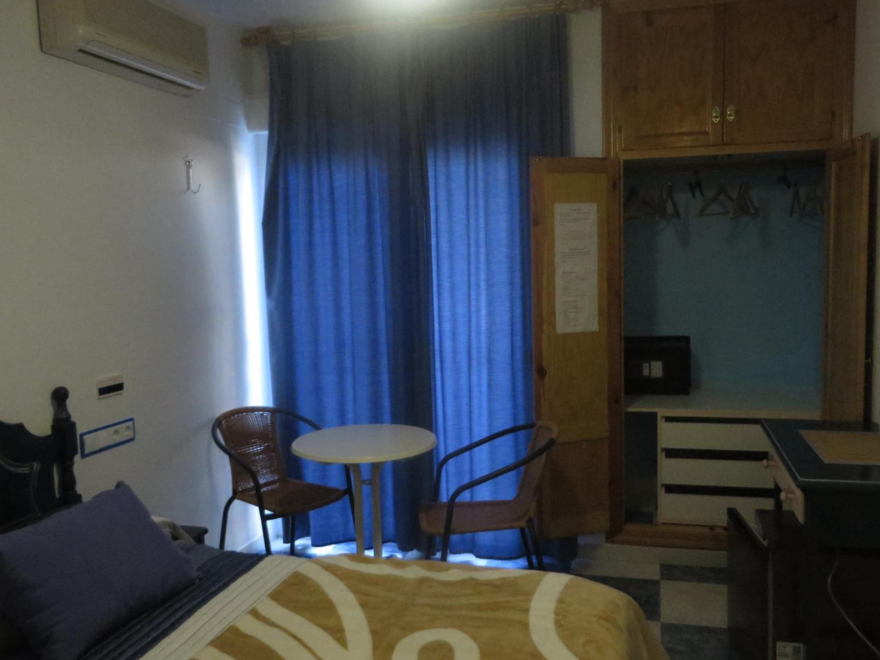 Double or Twin Room with Terrace - Photo 2