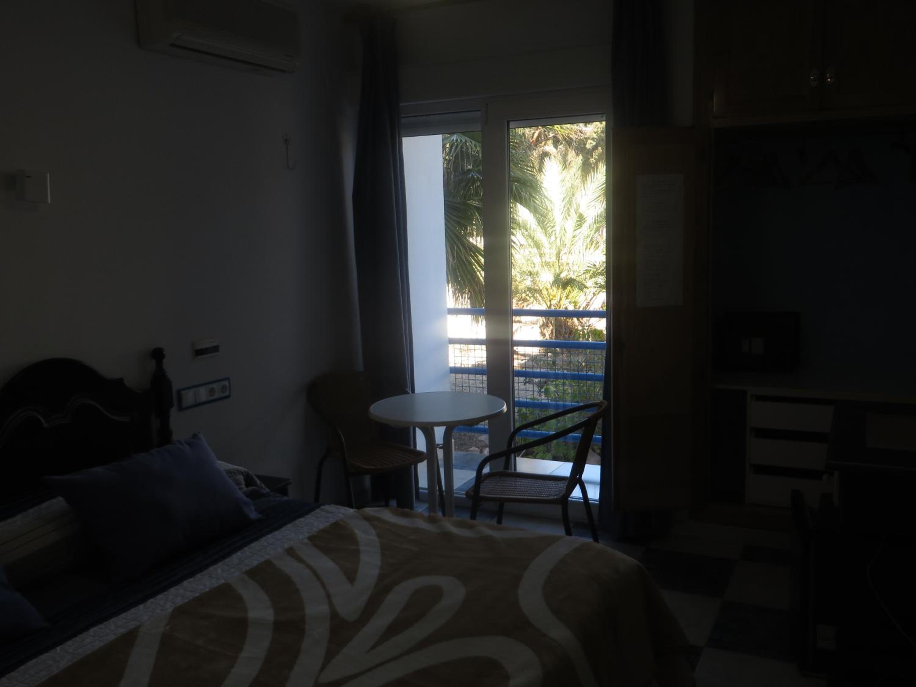 Double or Twin Room with Terrace - Photo 9