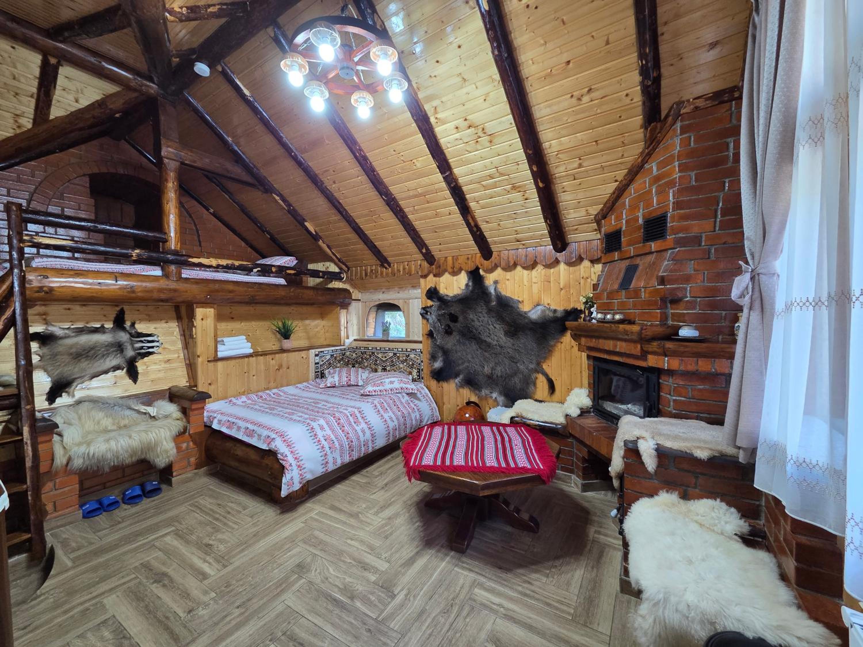 Family Room with Private Bathroom - Photo 1