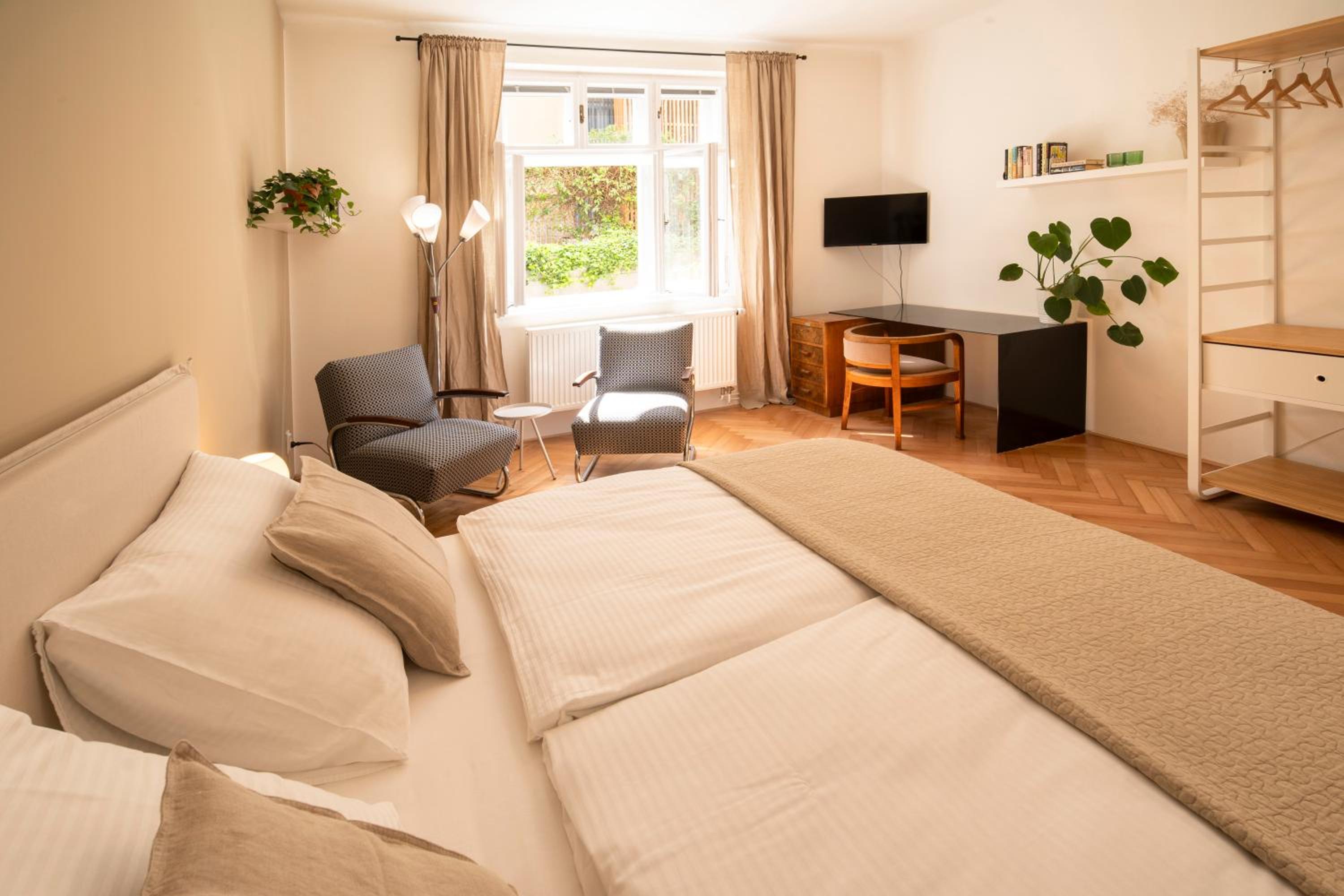 One-Bedroom Apartment with Terrace