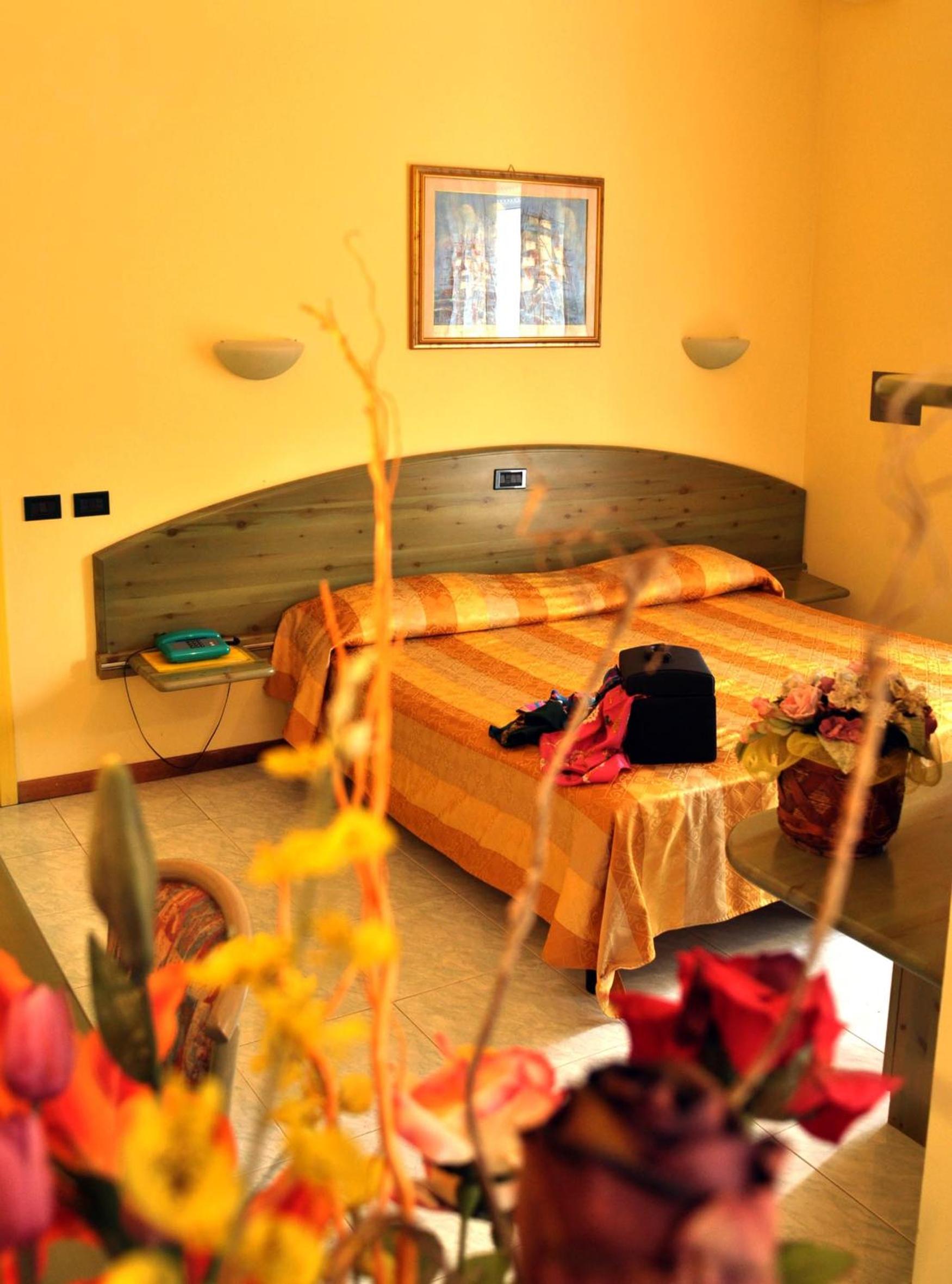 Double Room - Photo 2