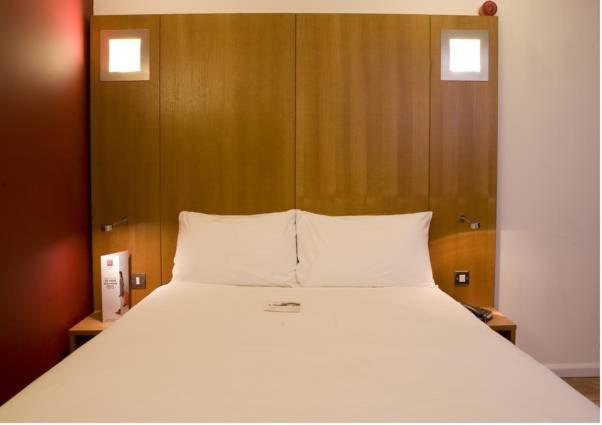 Twin Room - Photo 7