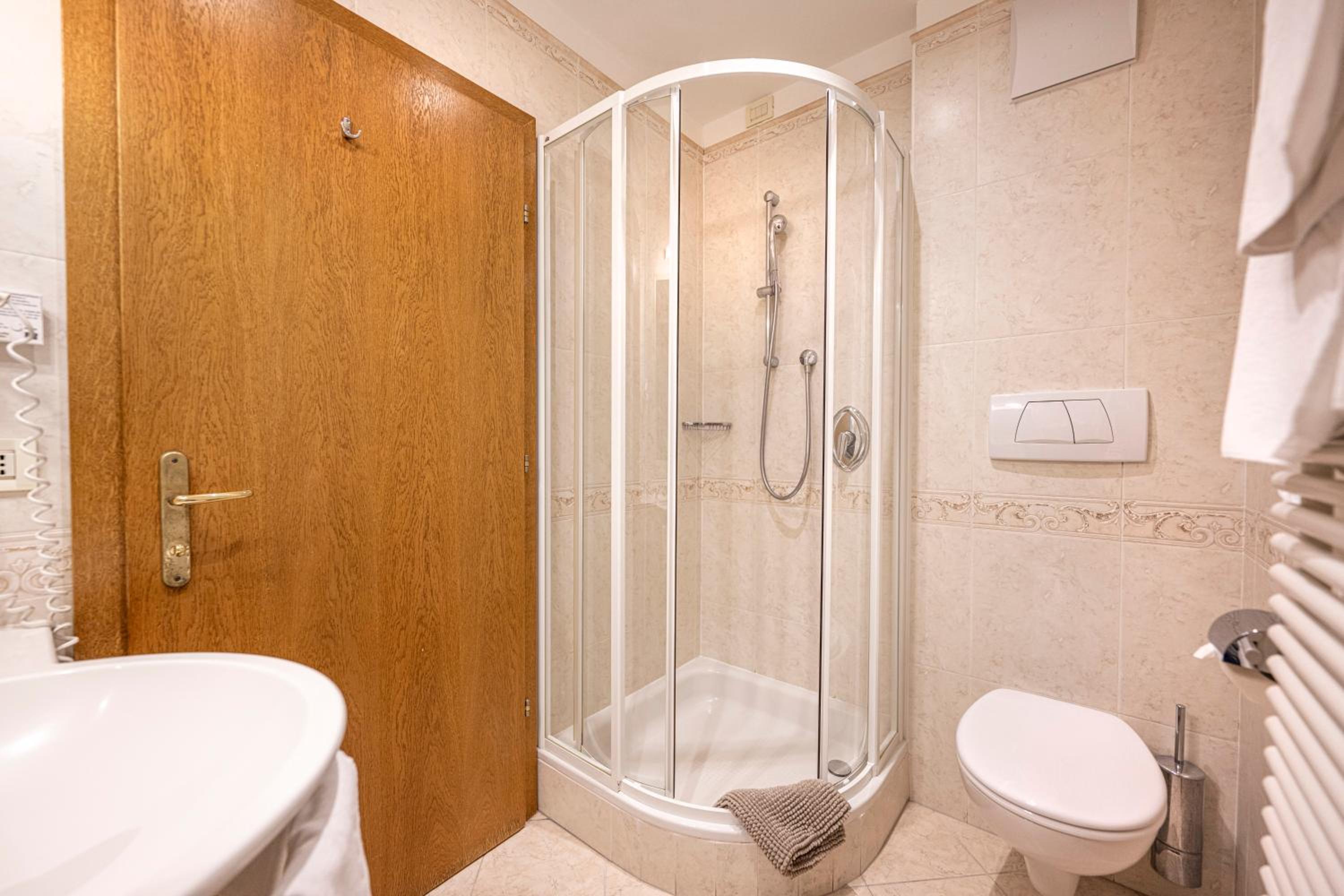 Comfort Double or Twin Room photo 2
