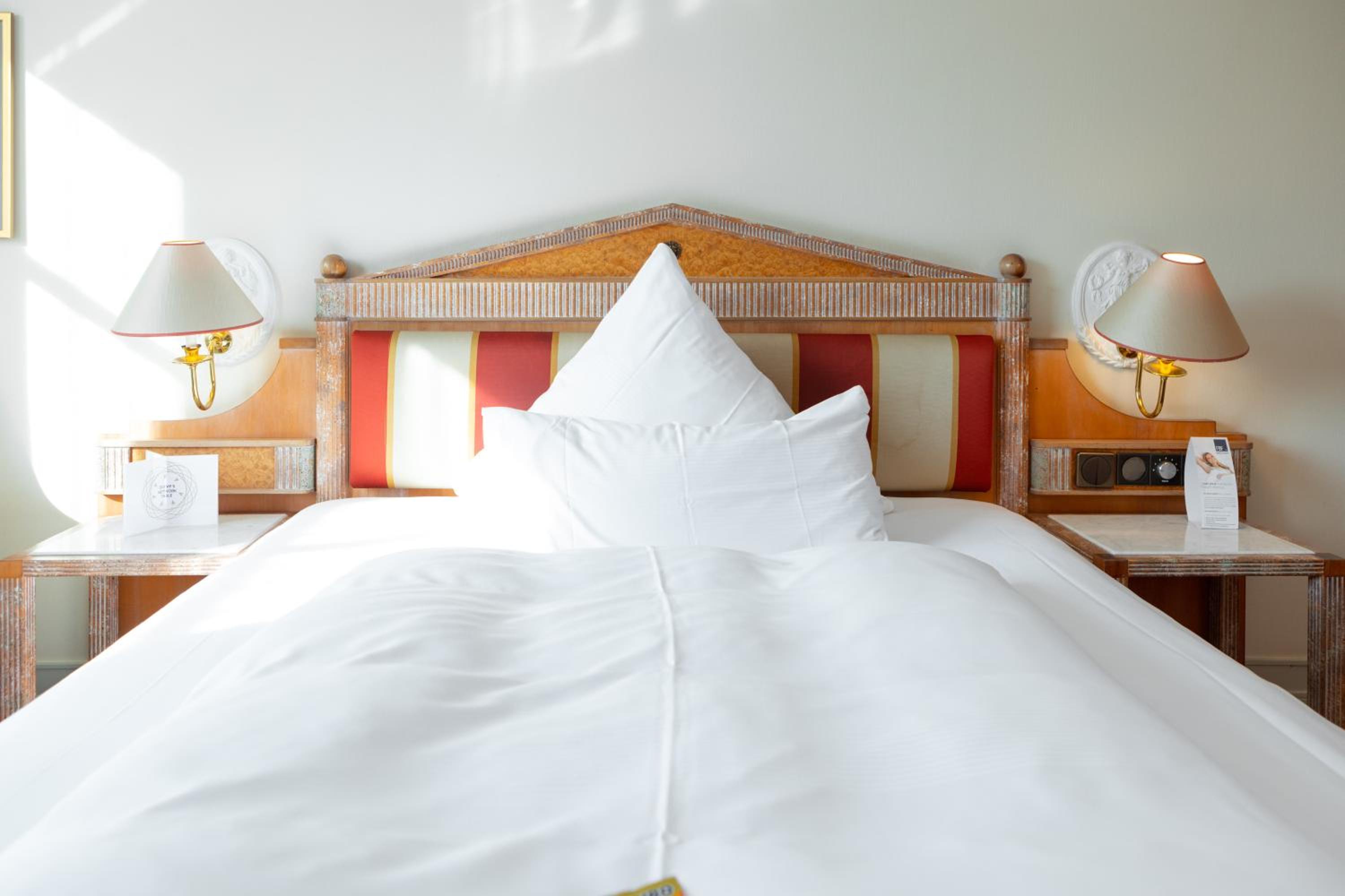 Standard Queen Room