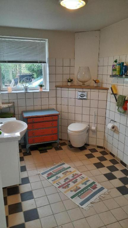 Family Room with Private Bathroom - Photo 4