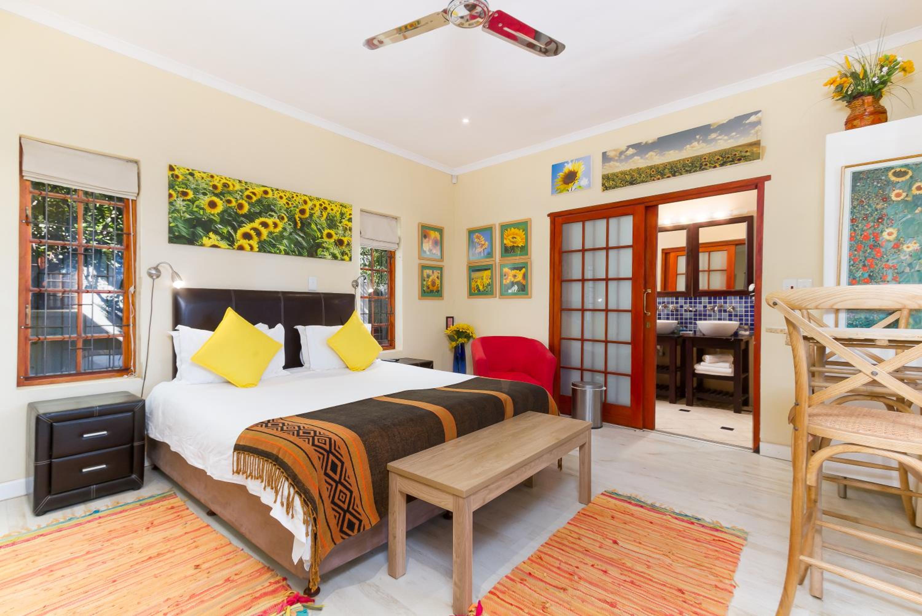 Standard King Room photo 1