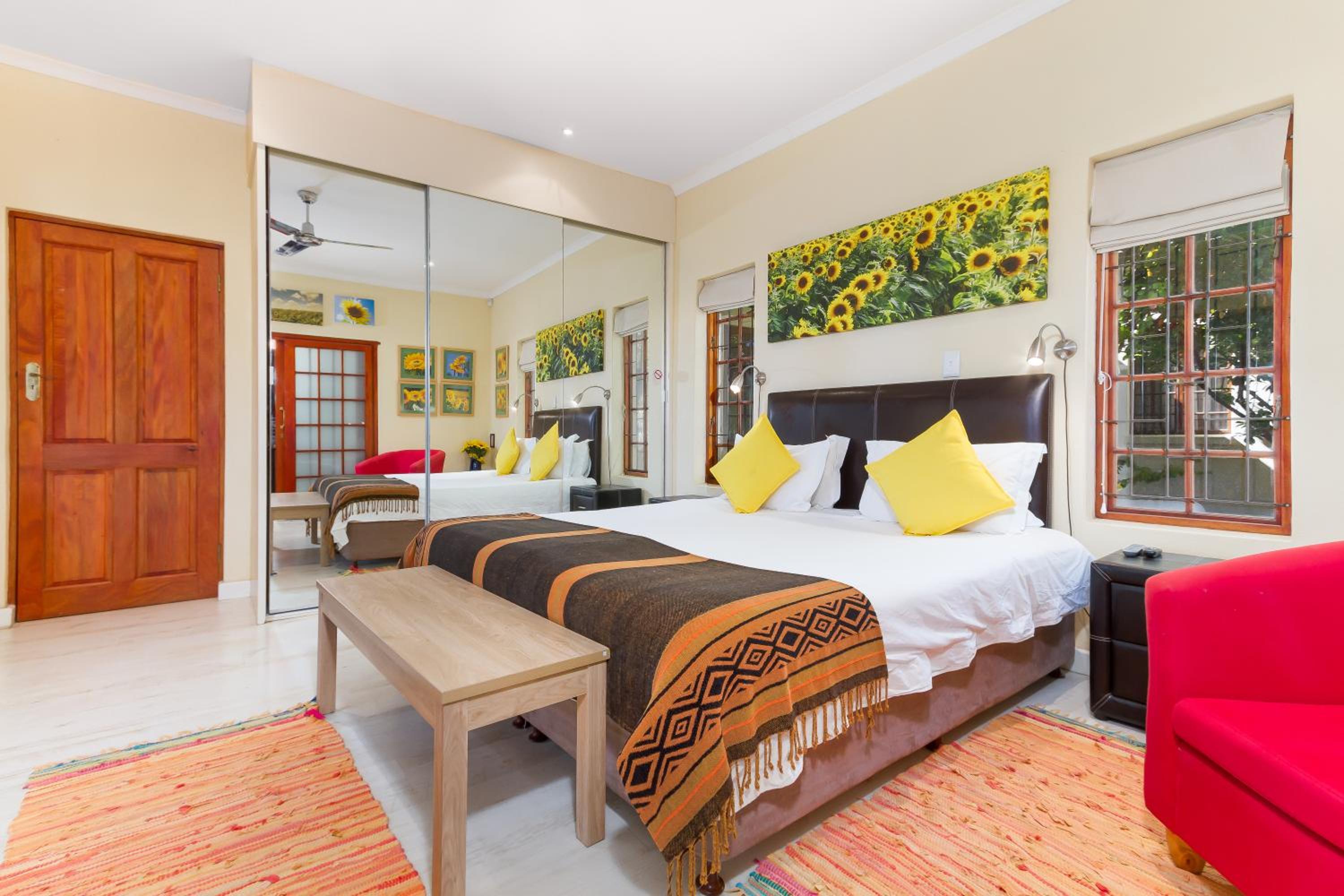 Standard King Room photo 2