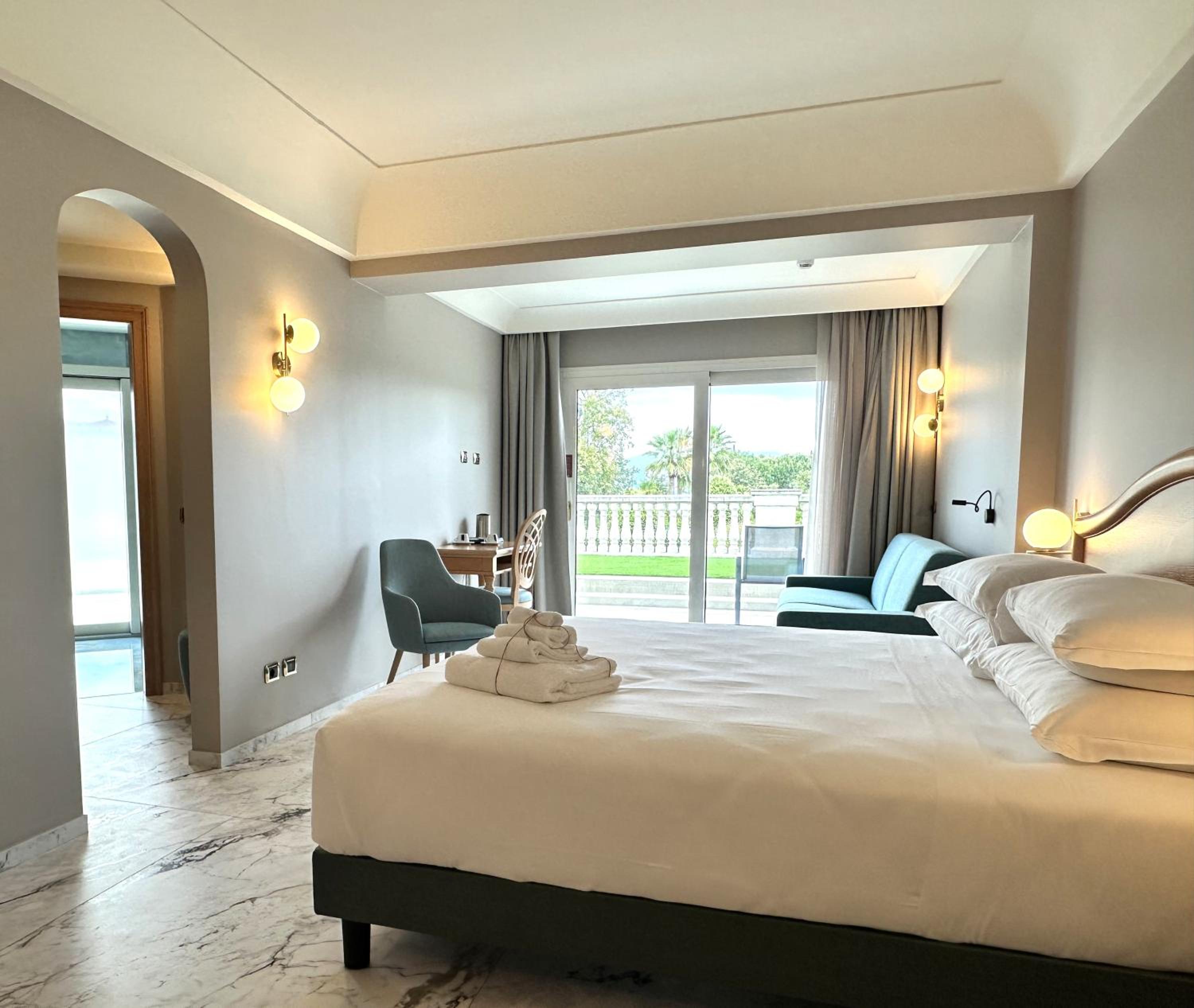 Suite with Spa Access - Photo 5