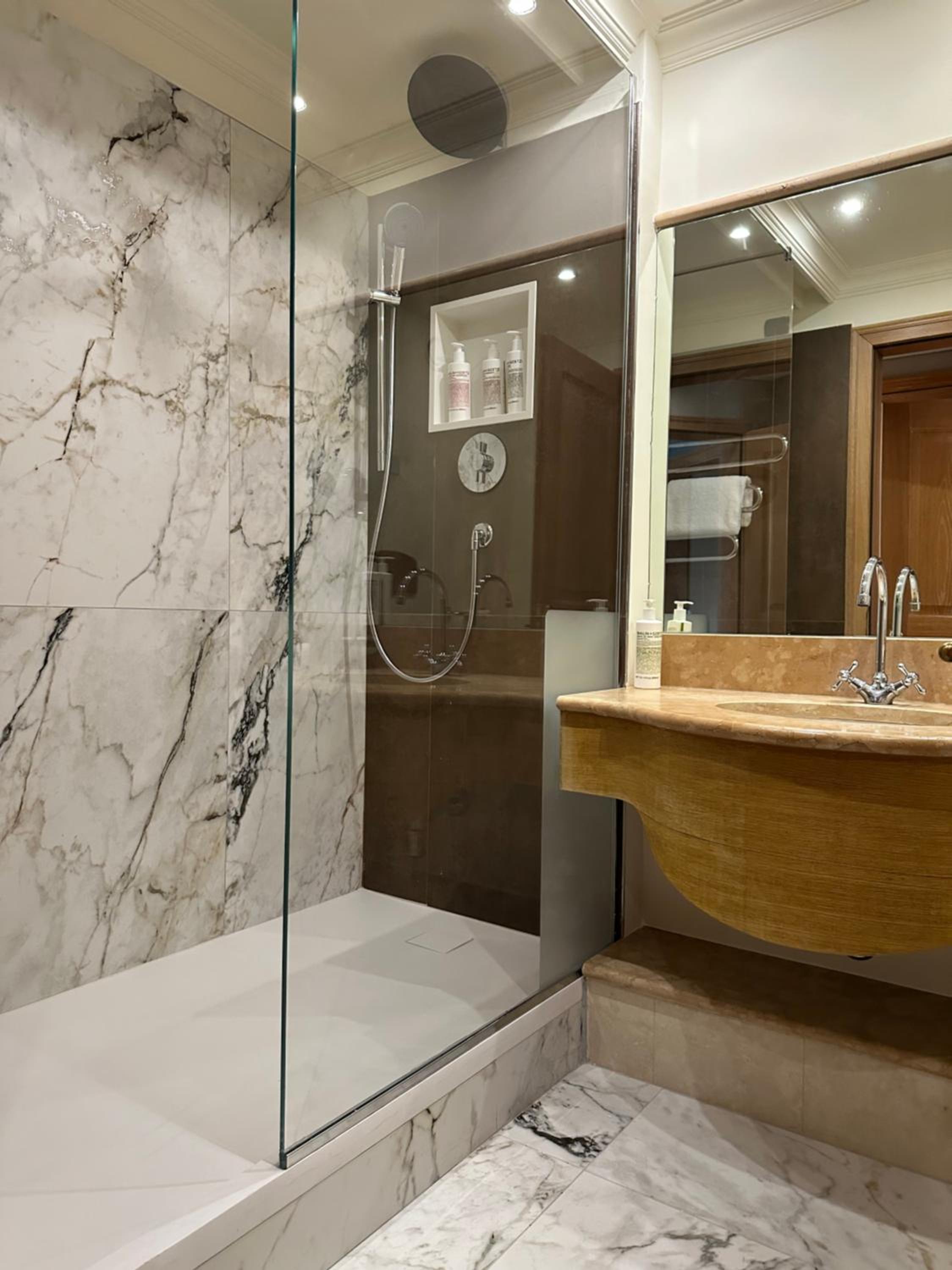 Junior Suite with Spa Access - Photo 1