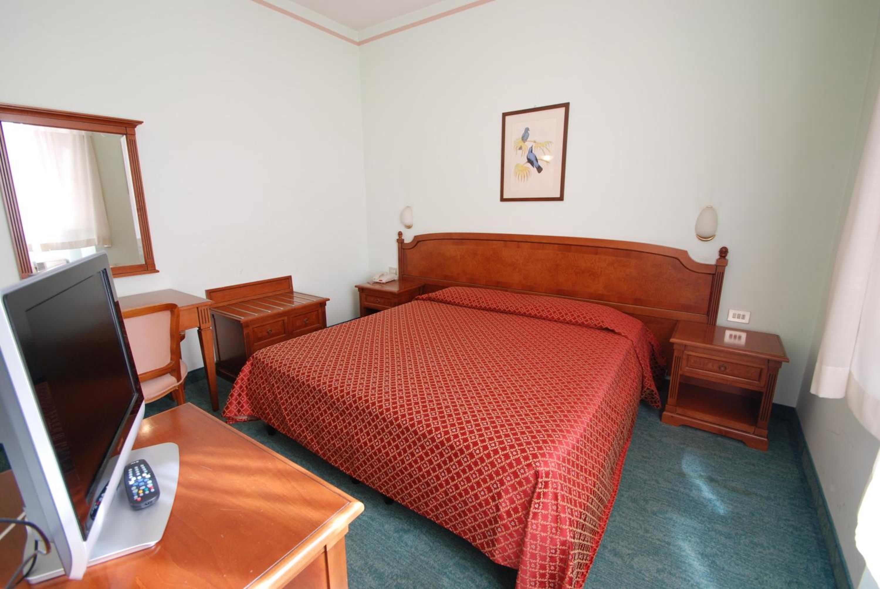 Double Or Twin Room - Photo 1