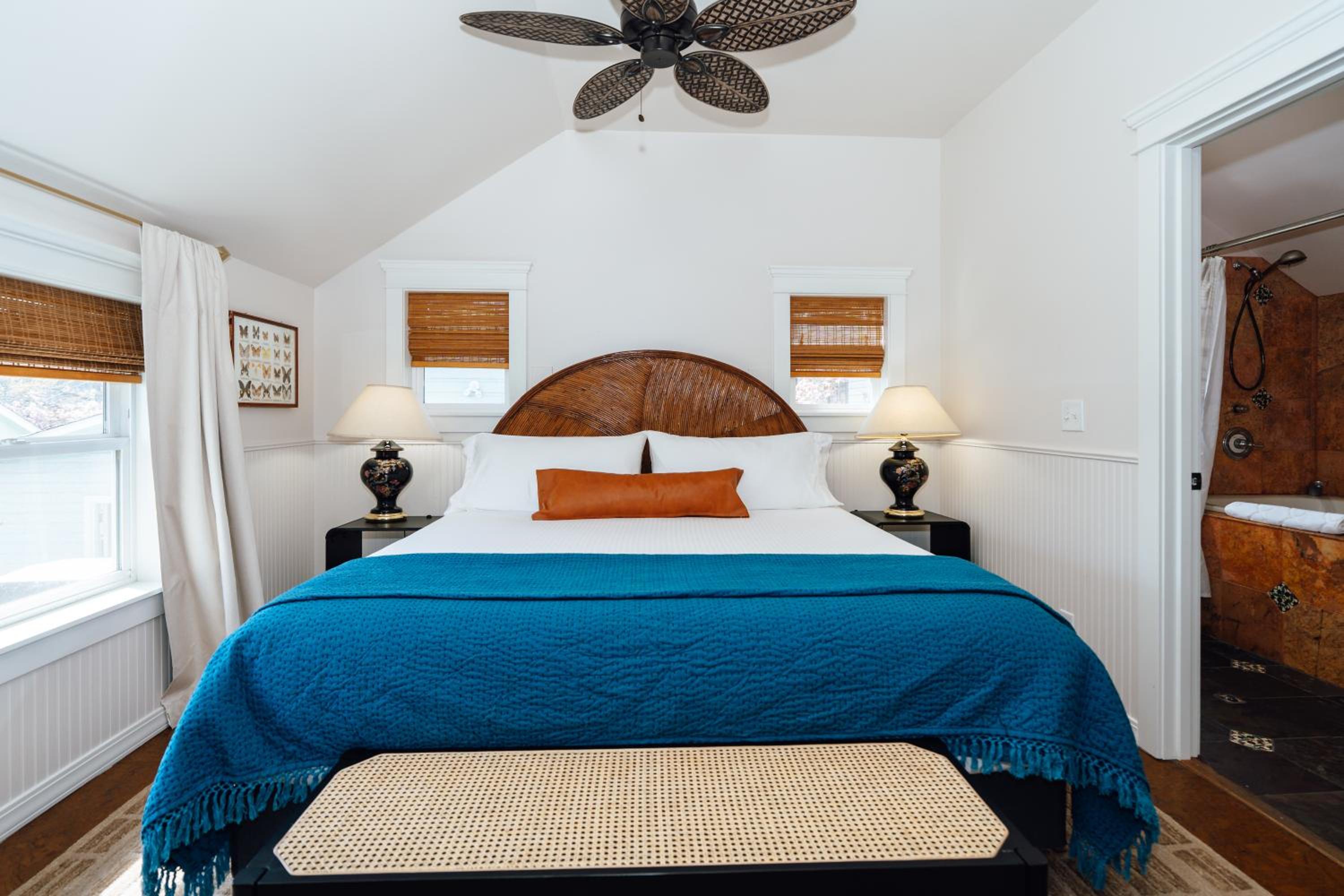 Deluxe Suite with Spa Bath