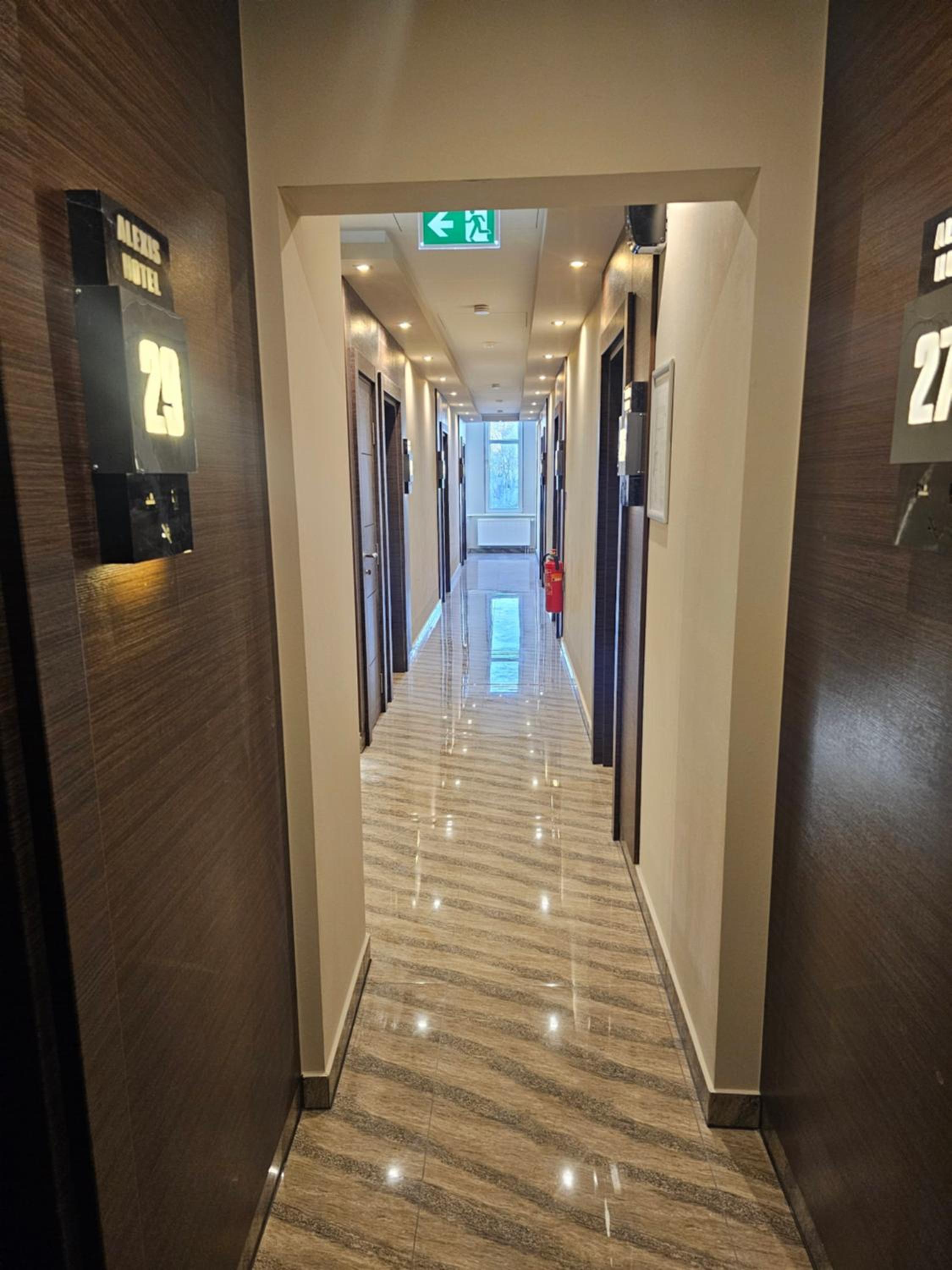Quiet Quadruple Room with Courtyard View - Photo 5