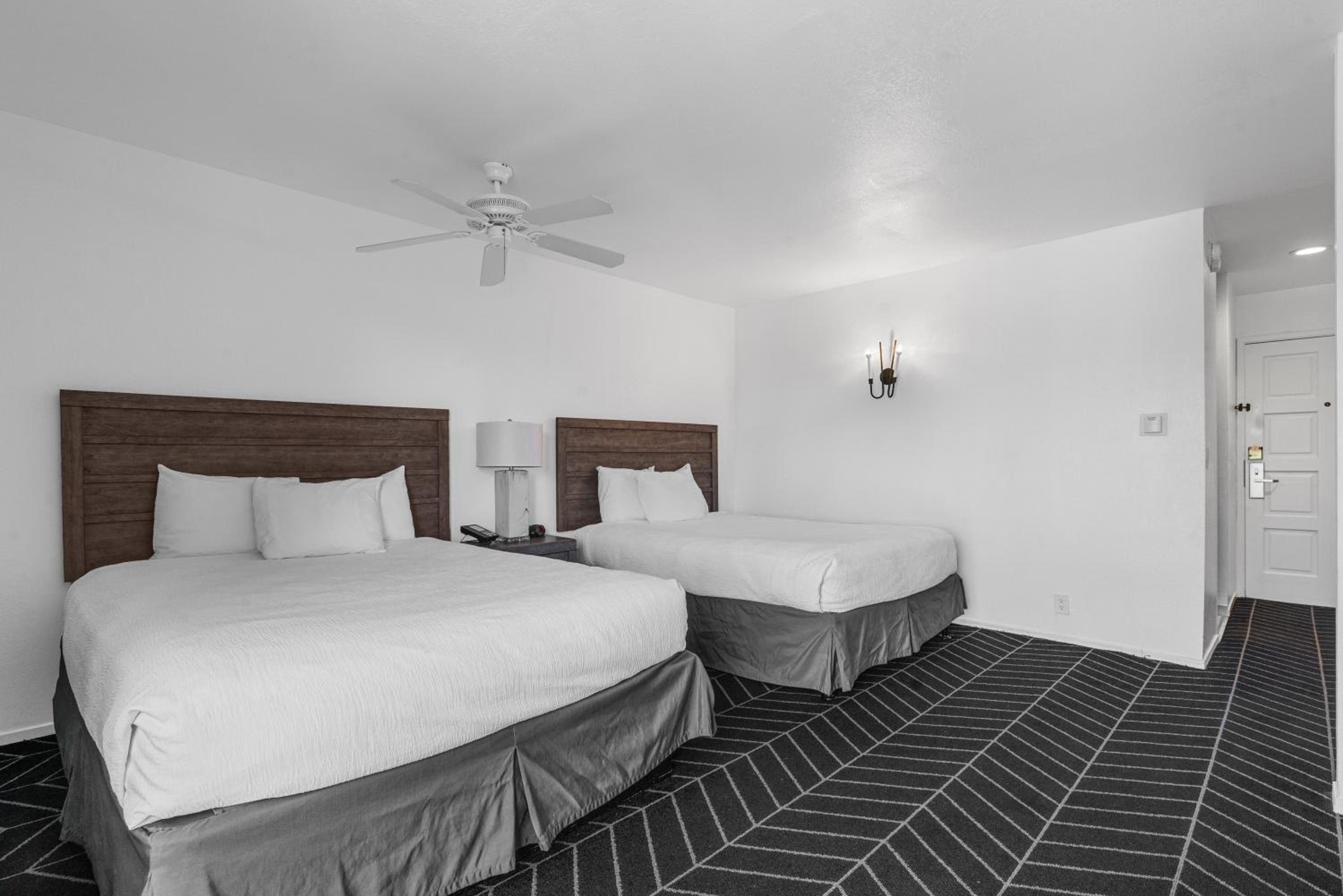 2 Queen Beds with Balcony, Non-Smoking