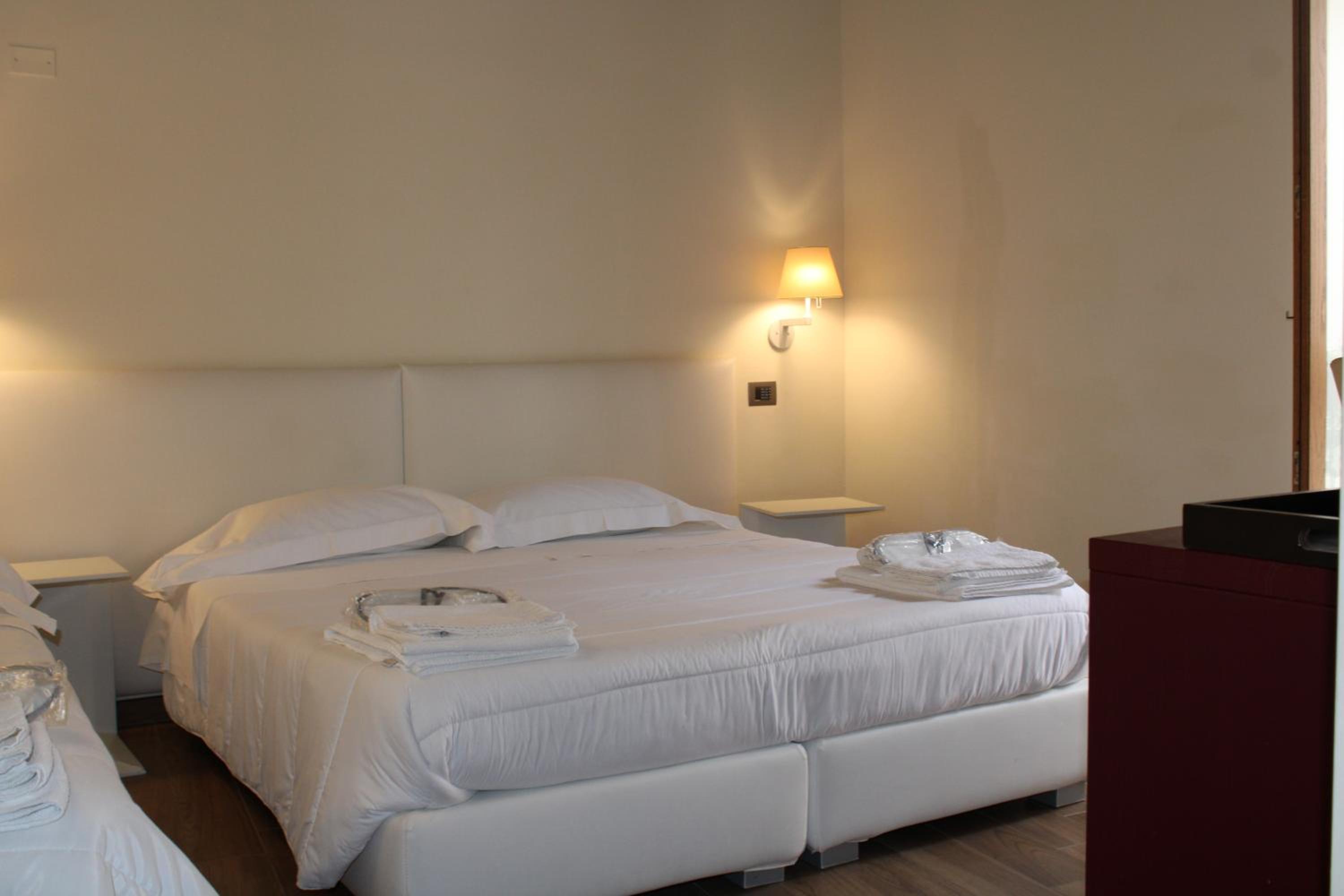 Triple Room with City View photo 2