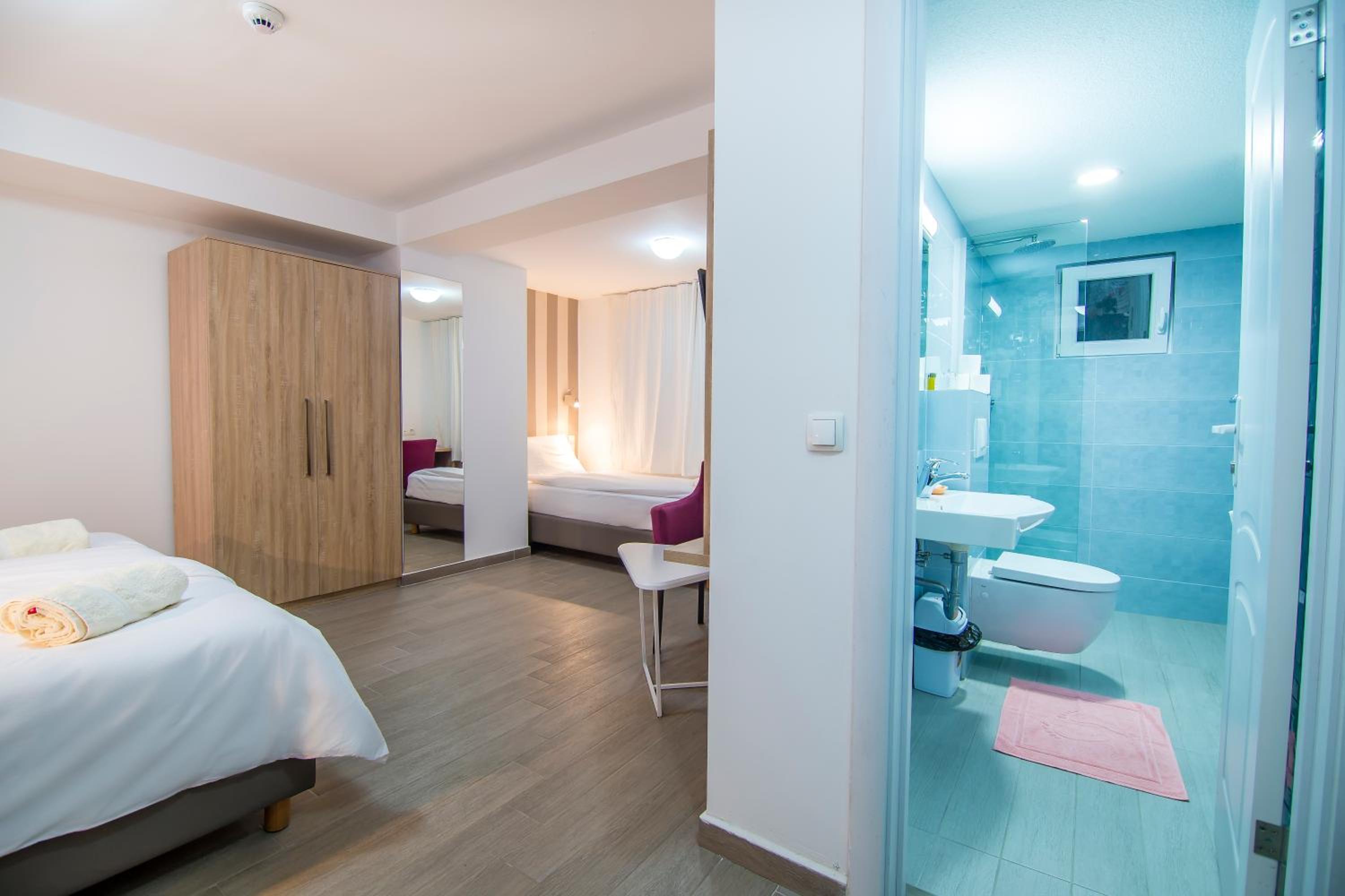 Triple Room - Photo 5