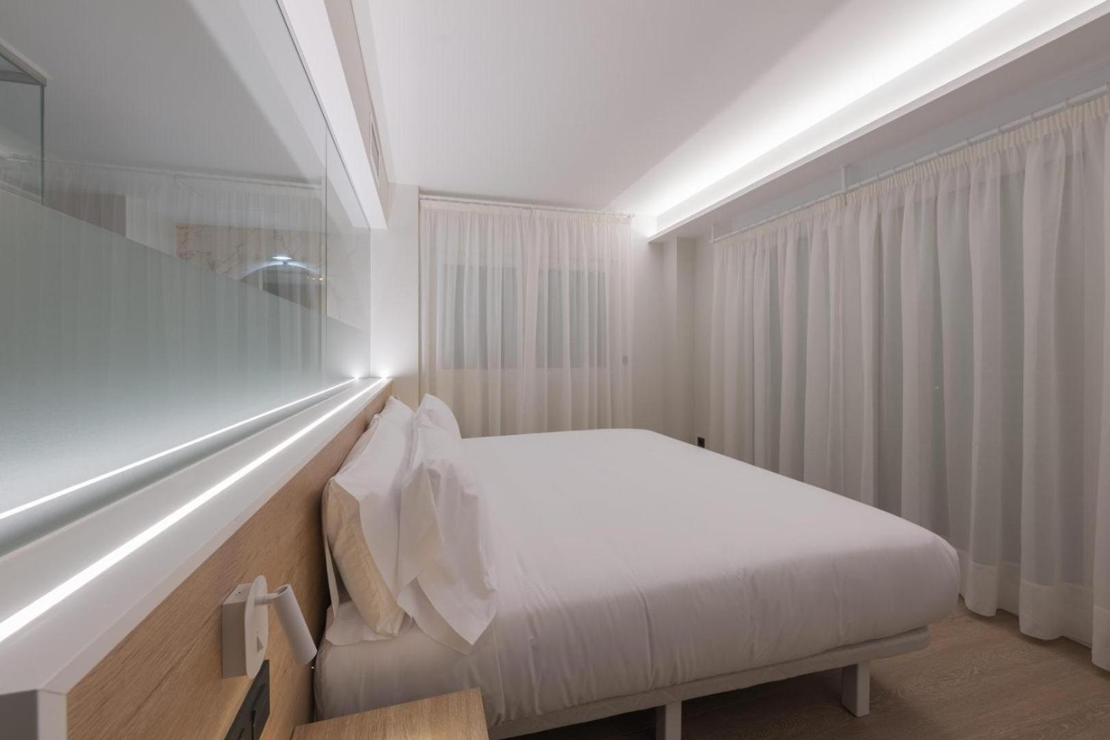Standard Double or Twin Room photo 3