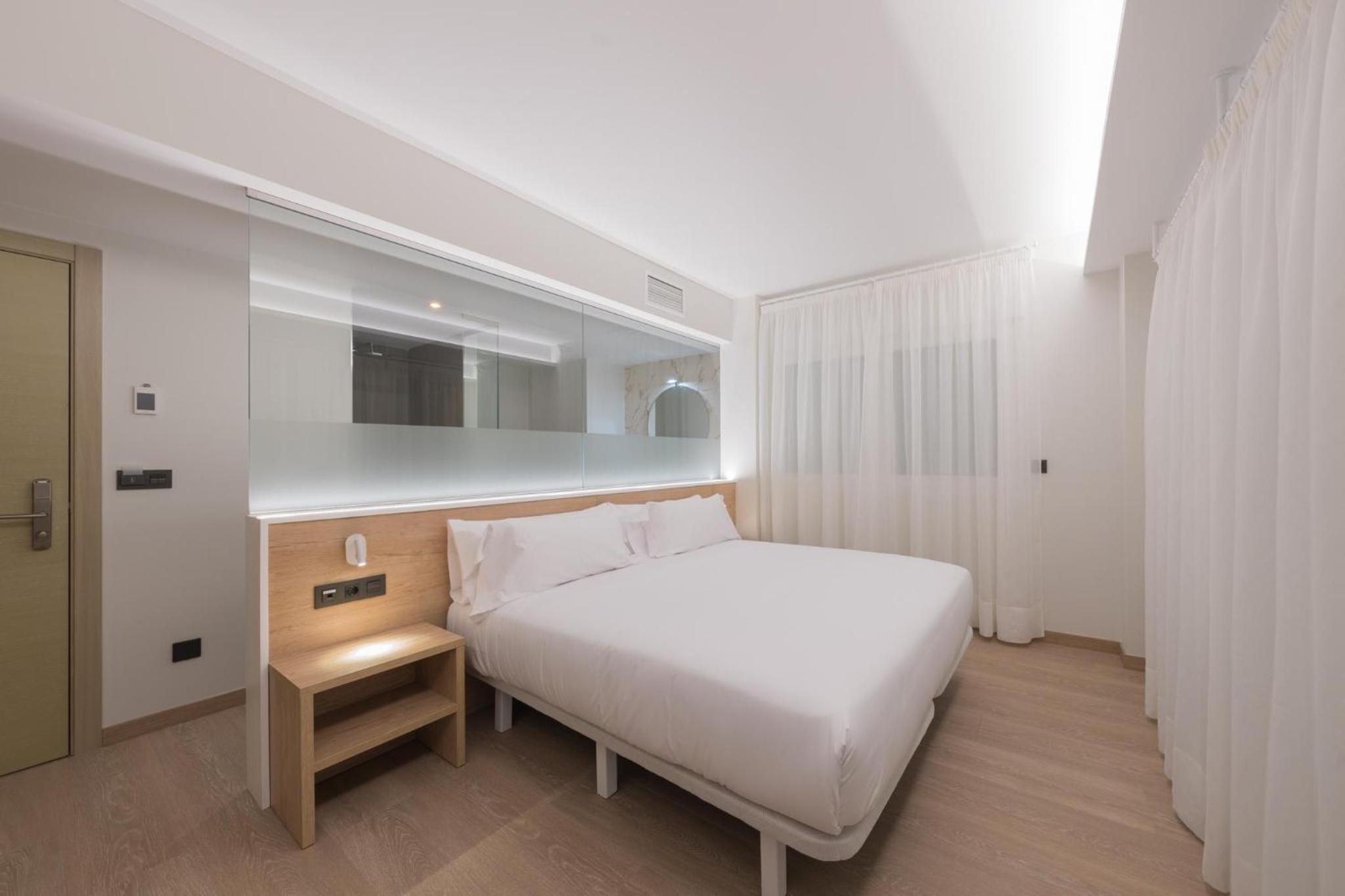 Double or Twin Room with Terrace