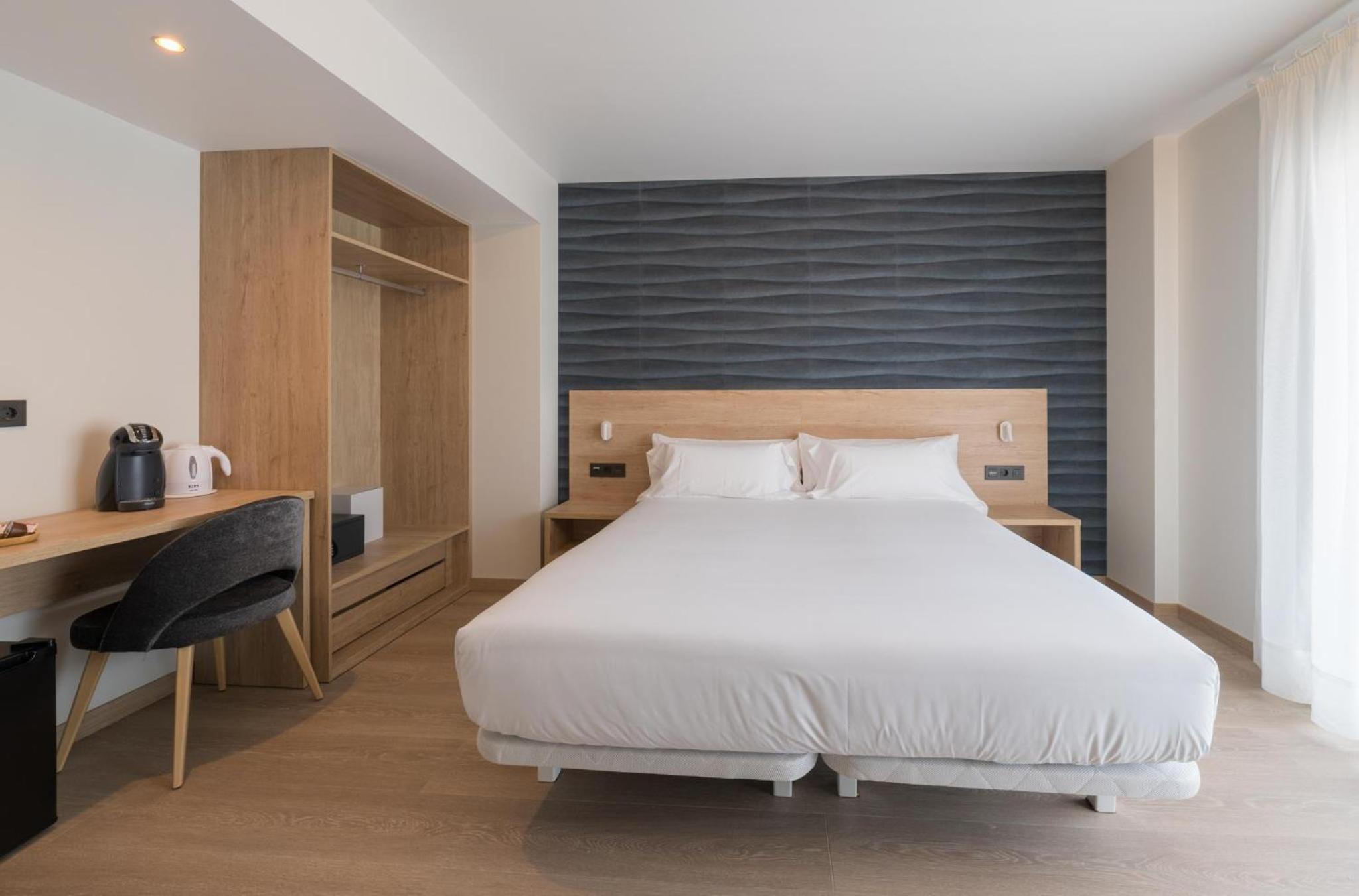 Double or Twin Room with Terrace