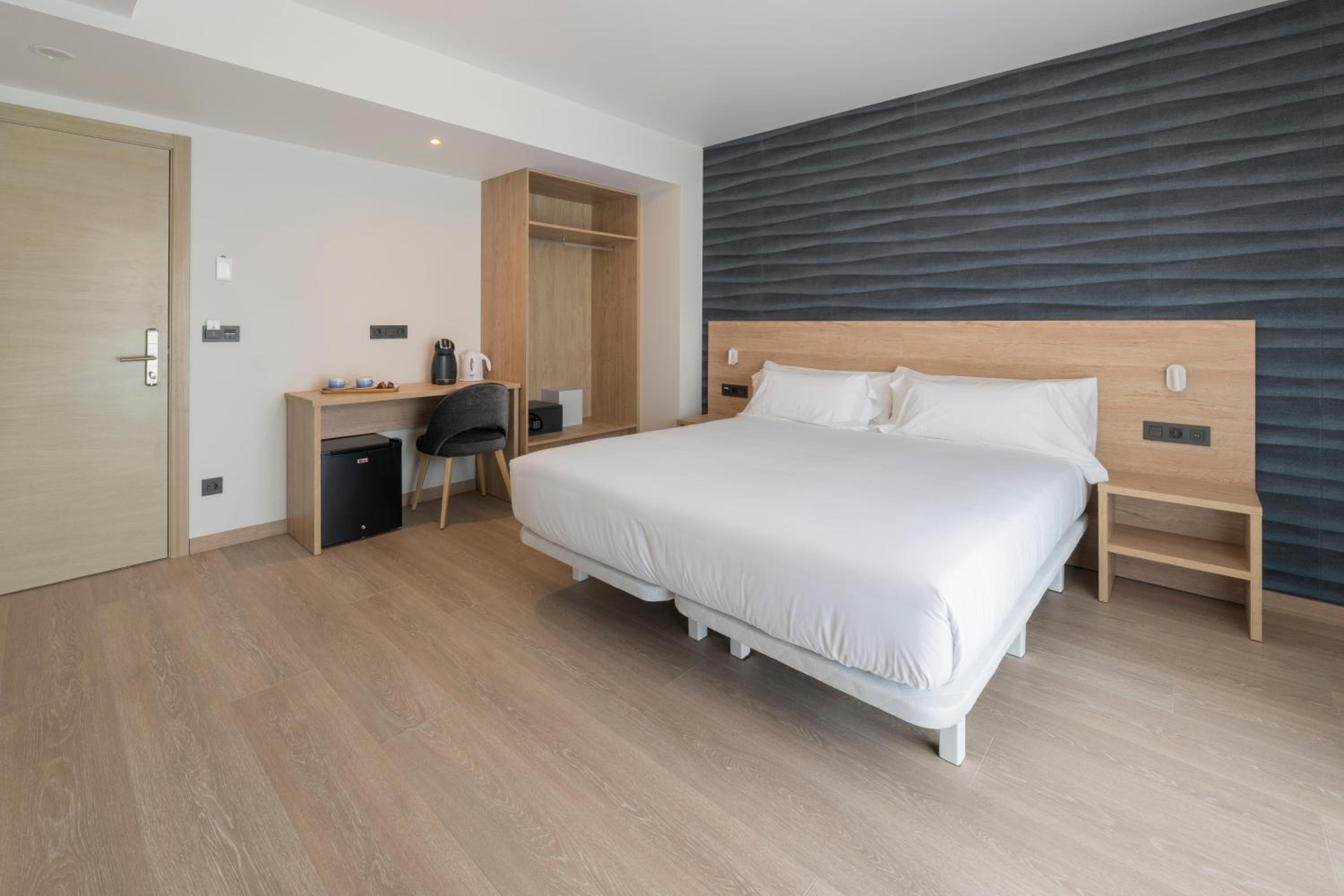 Double or Twin Room with Terrace photo 3