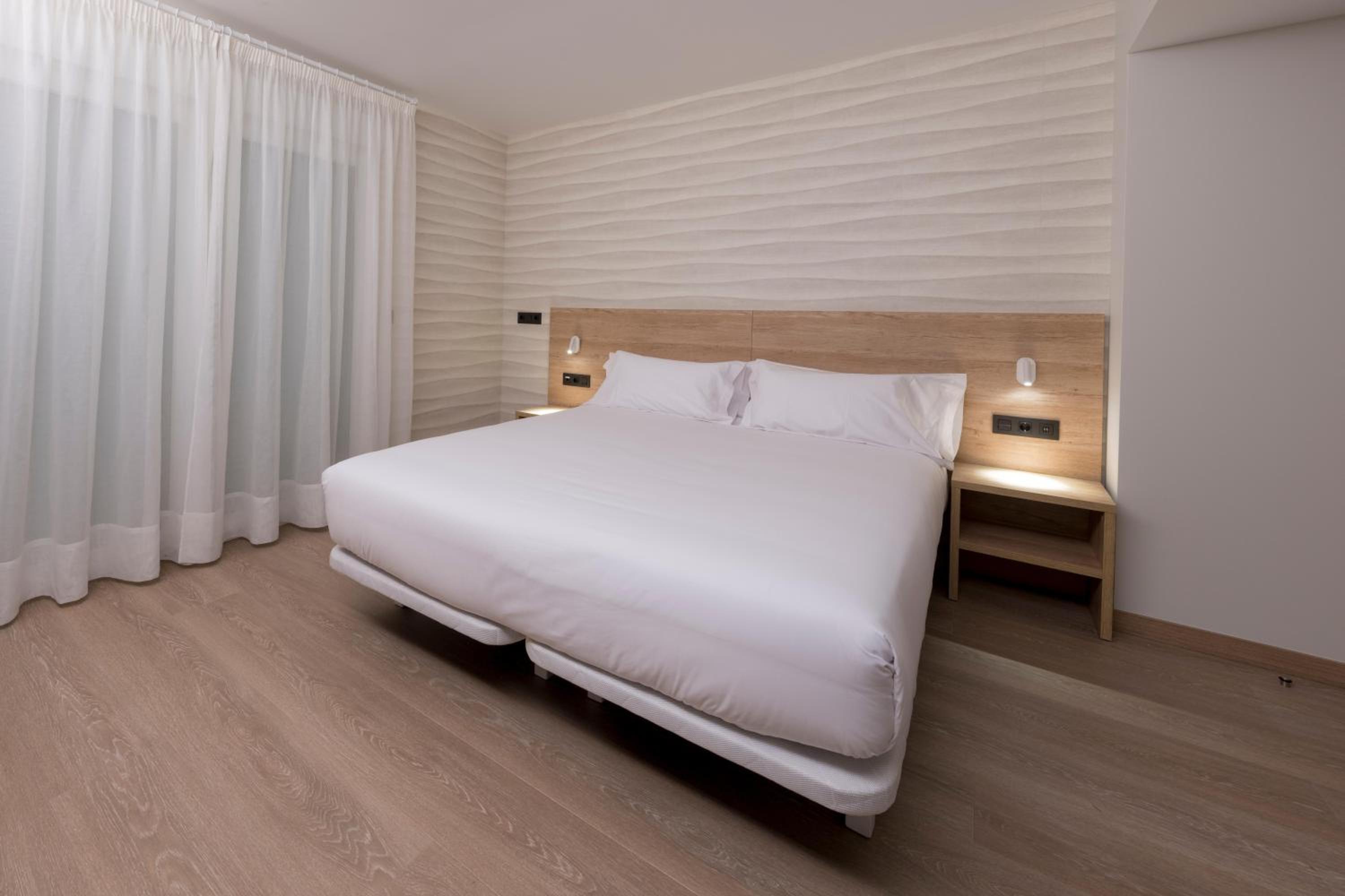 Double or Twin Room with Terrace photo 2
