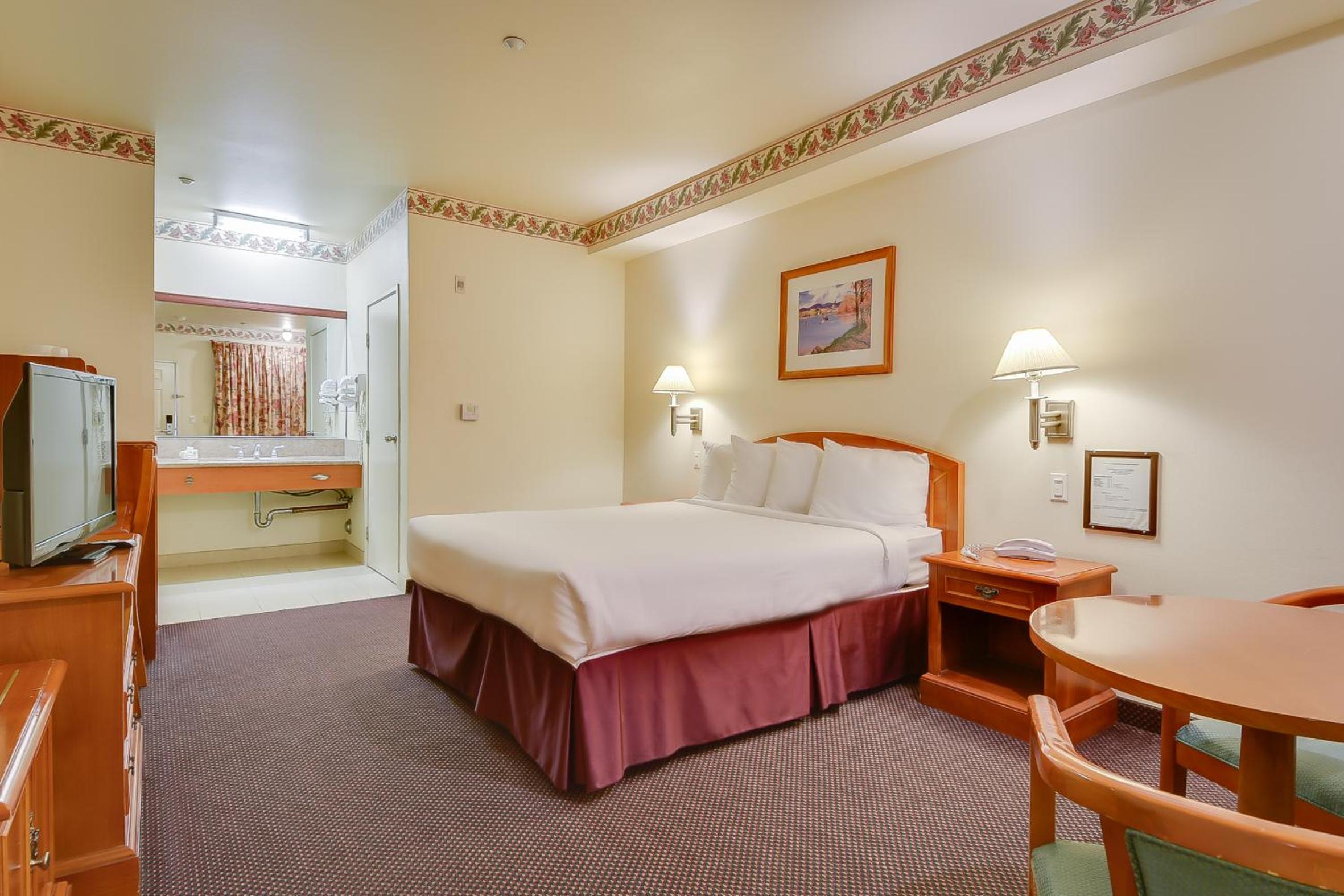 King Room - Disability Access photo 3