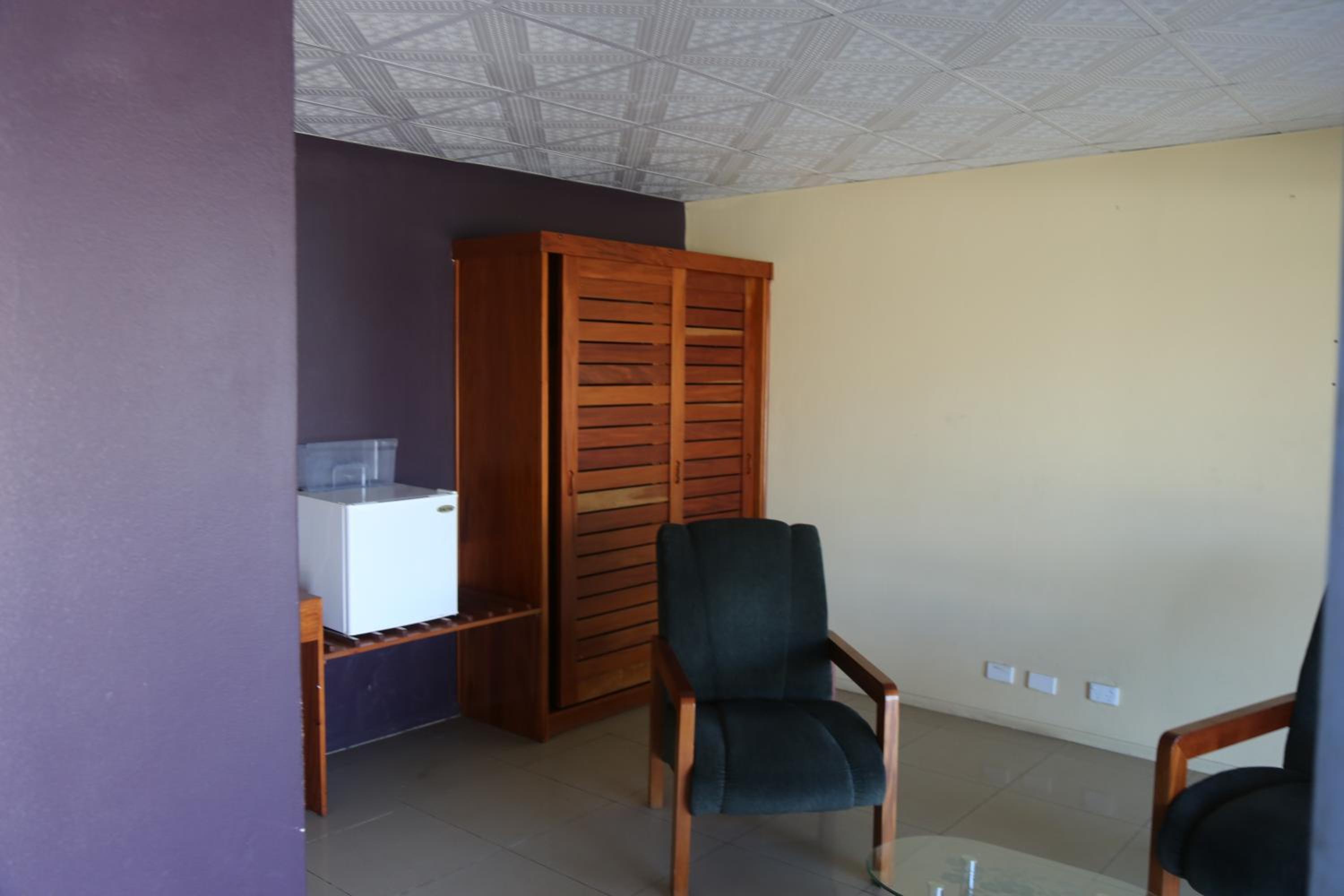 Deluxe Queen Room with Air Conditioning photo 3