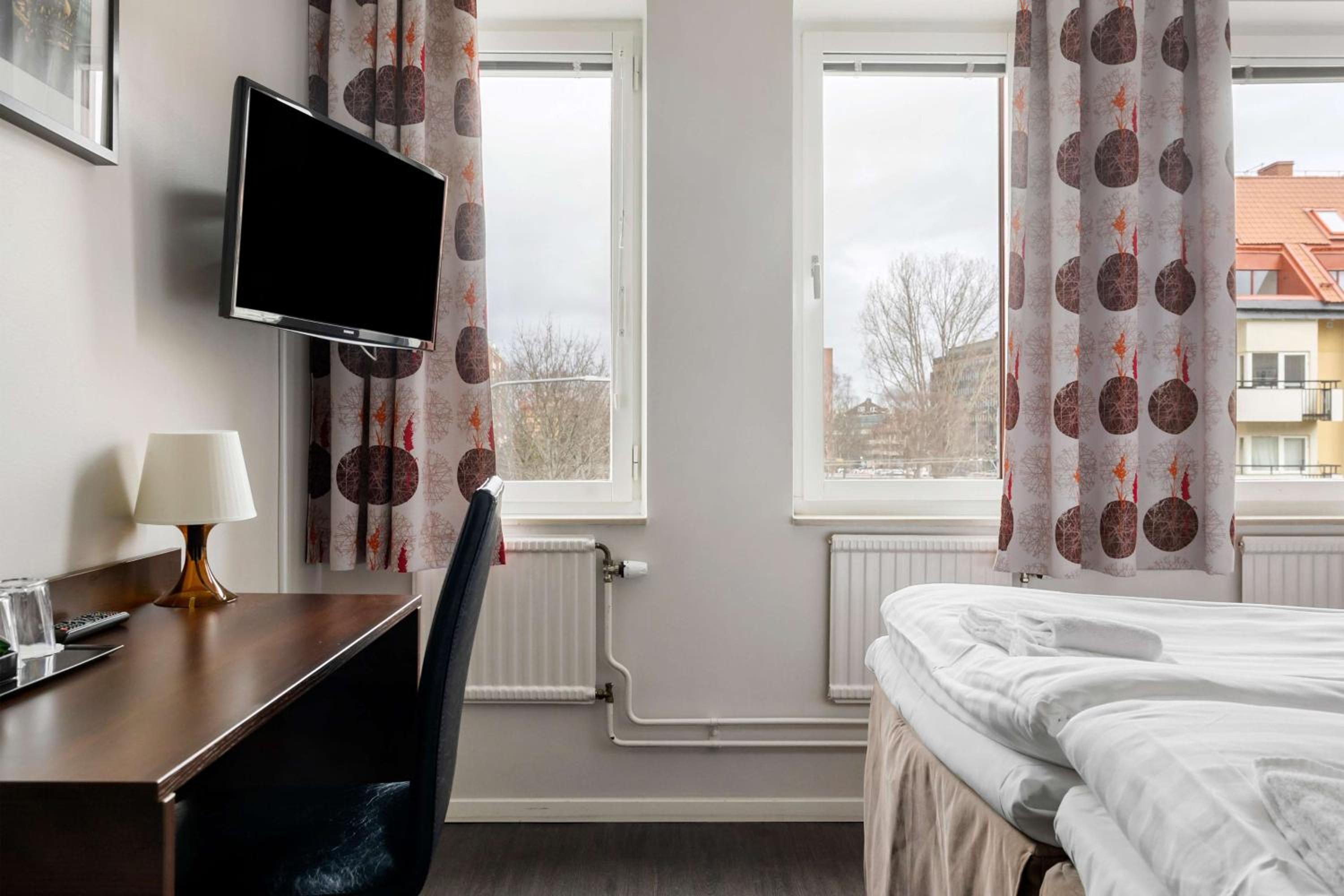 Standard Twin Room - Non-Smoking