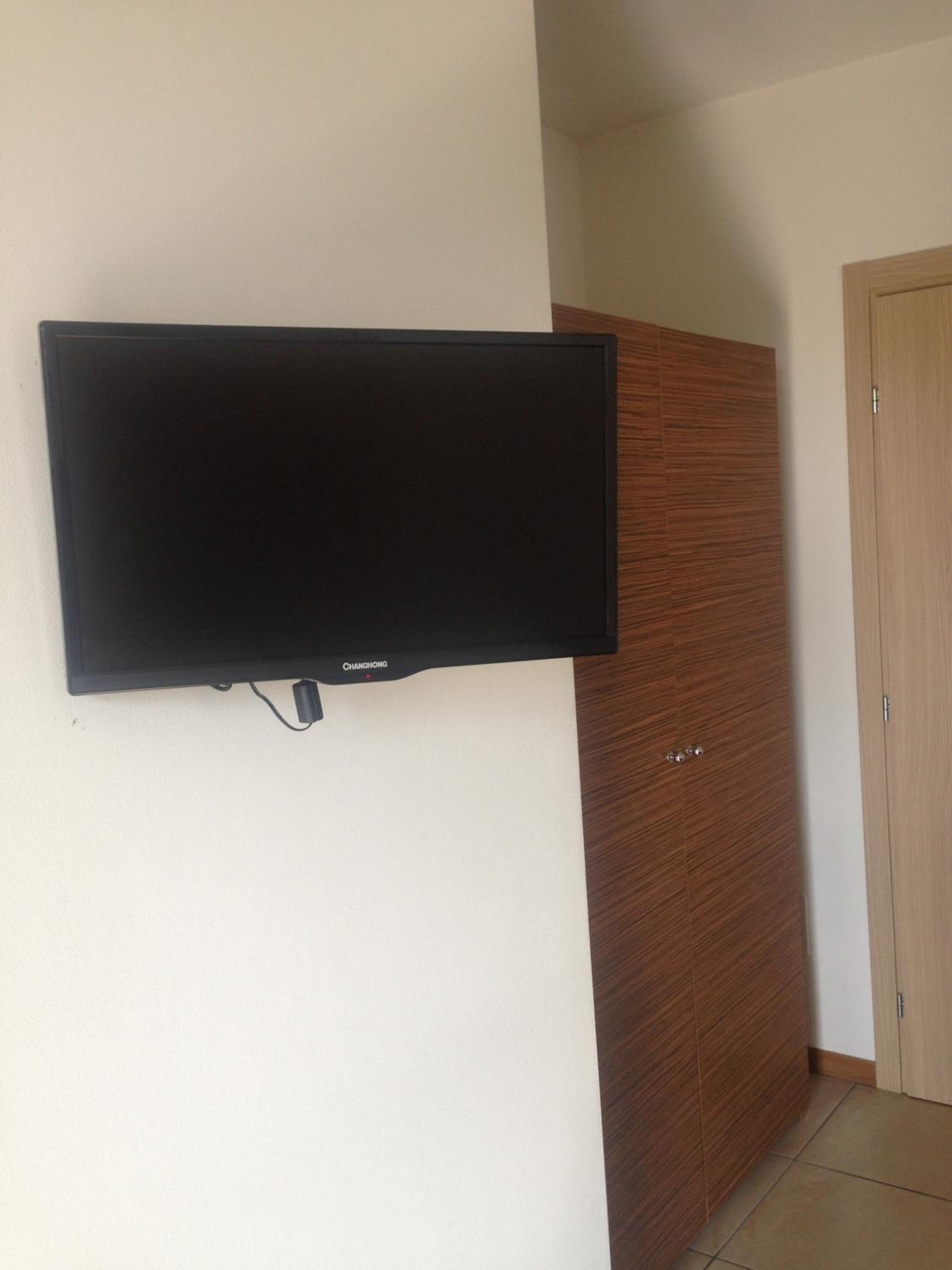 Double or Twin Room - Photo 7