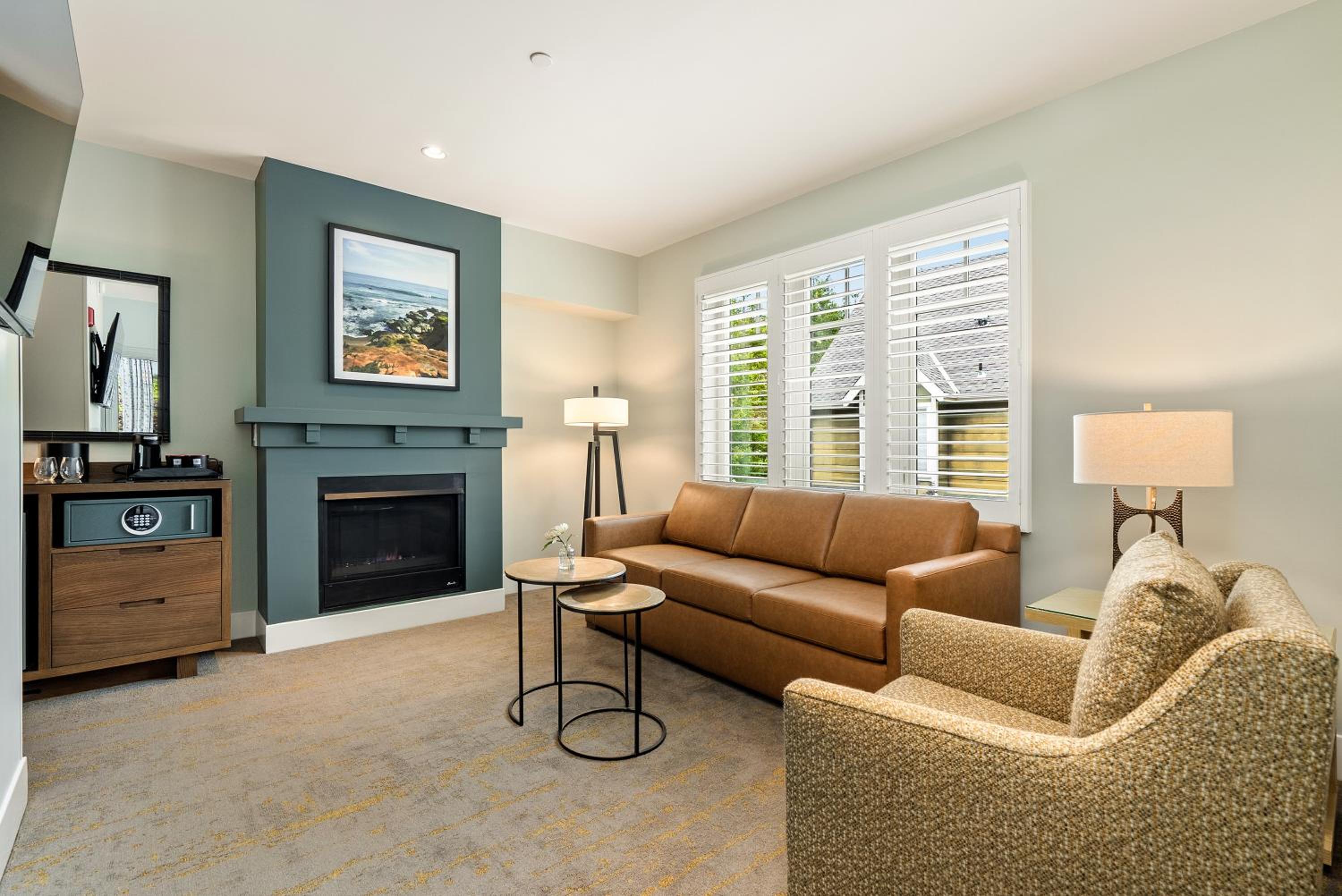 Forest King Suite with sofa sleeper photo 3
