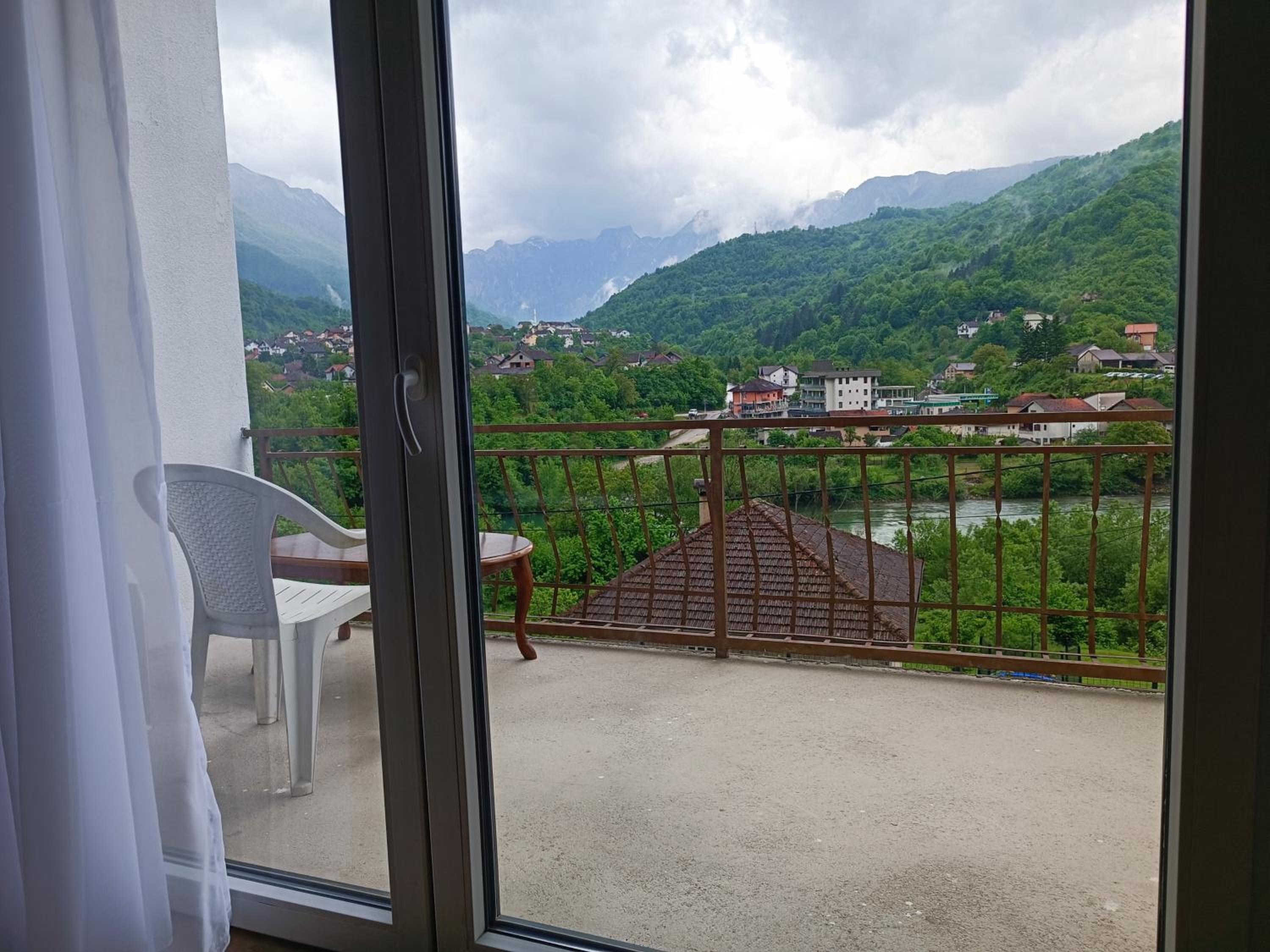 Two-Bedroom Apartment with River View photo 2