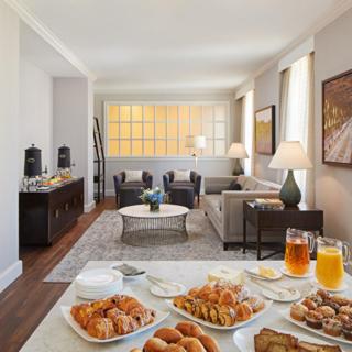 King Room - Club Access photo 1