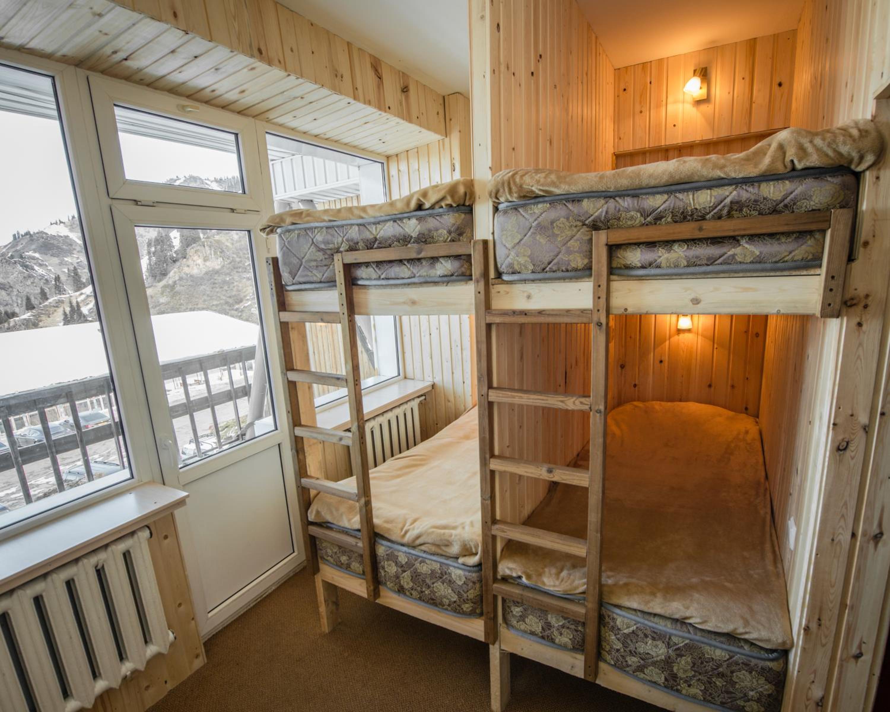 Bed in 4-Bed Dormitory Room photo 2