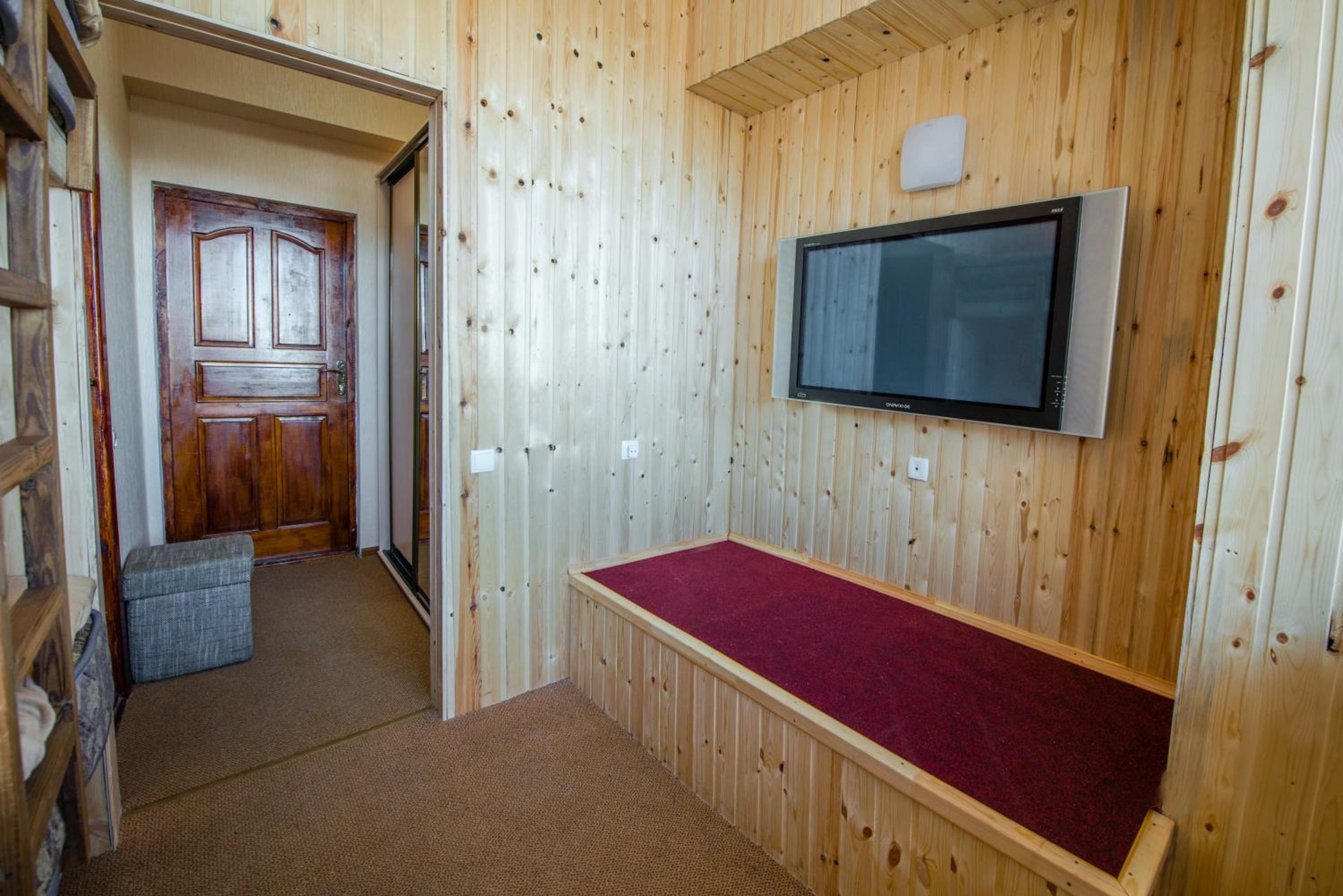 Bed in 4-Bed Dormitory Room photo 3