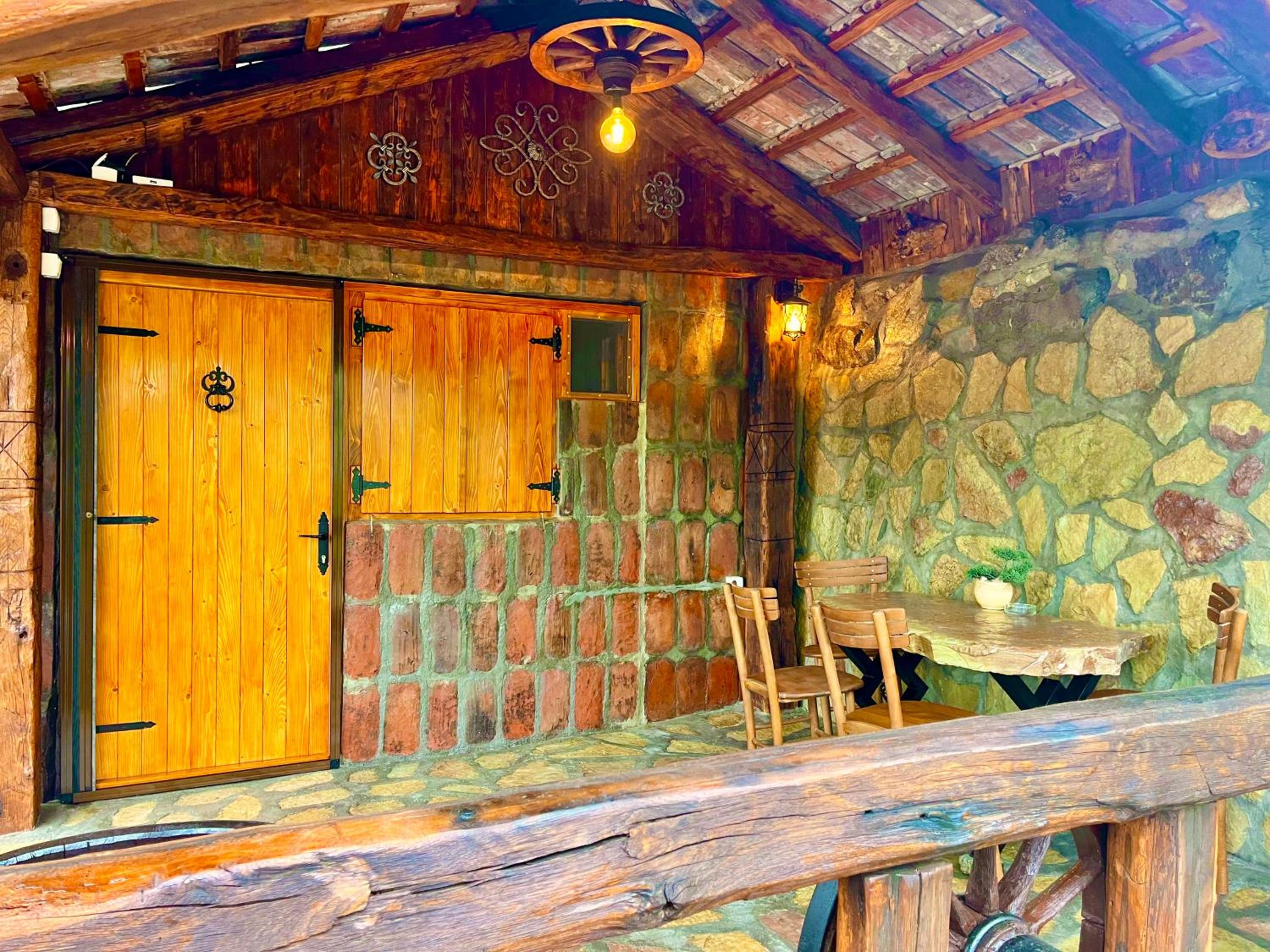 Superior Bungalow photo 2
