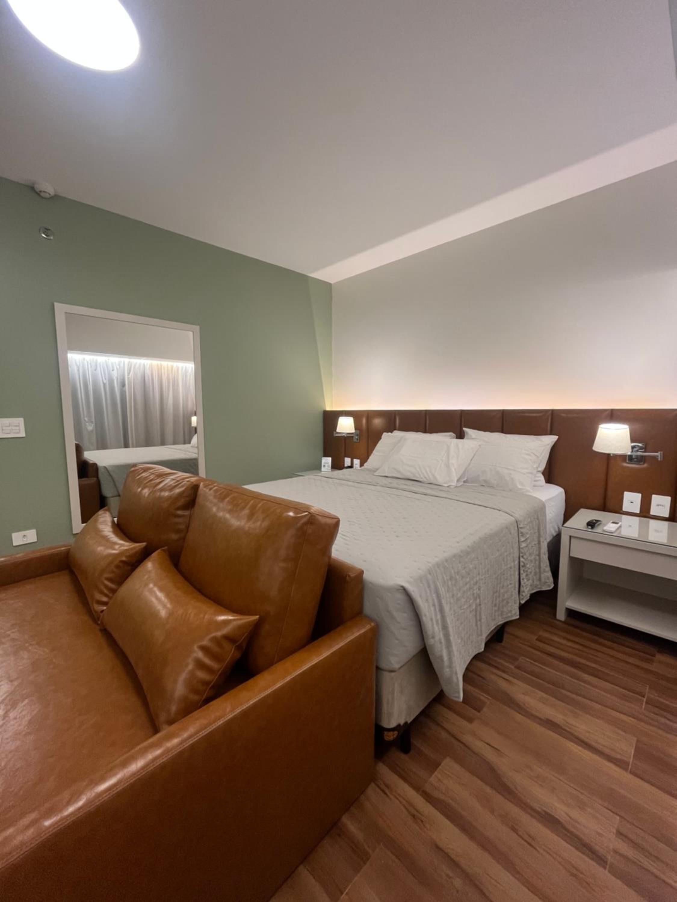 Deluxe Room (2 Adults + 1 Child)