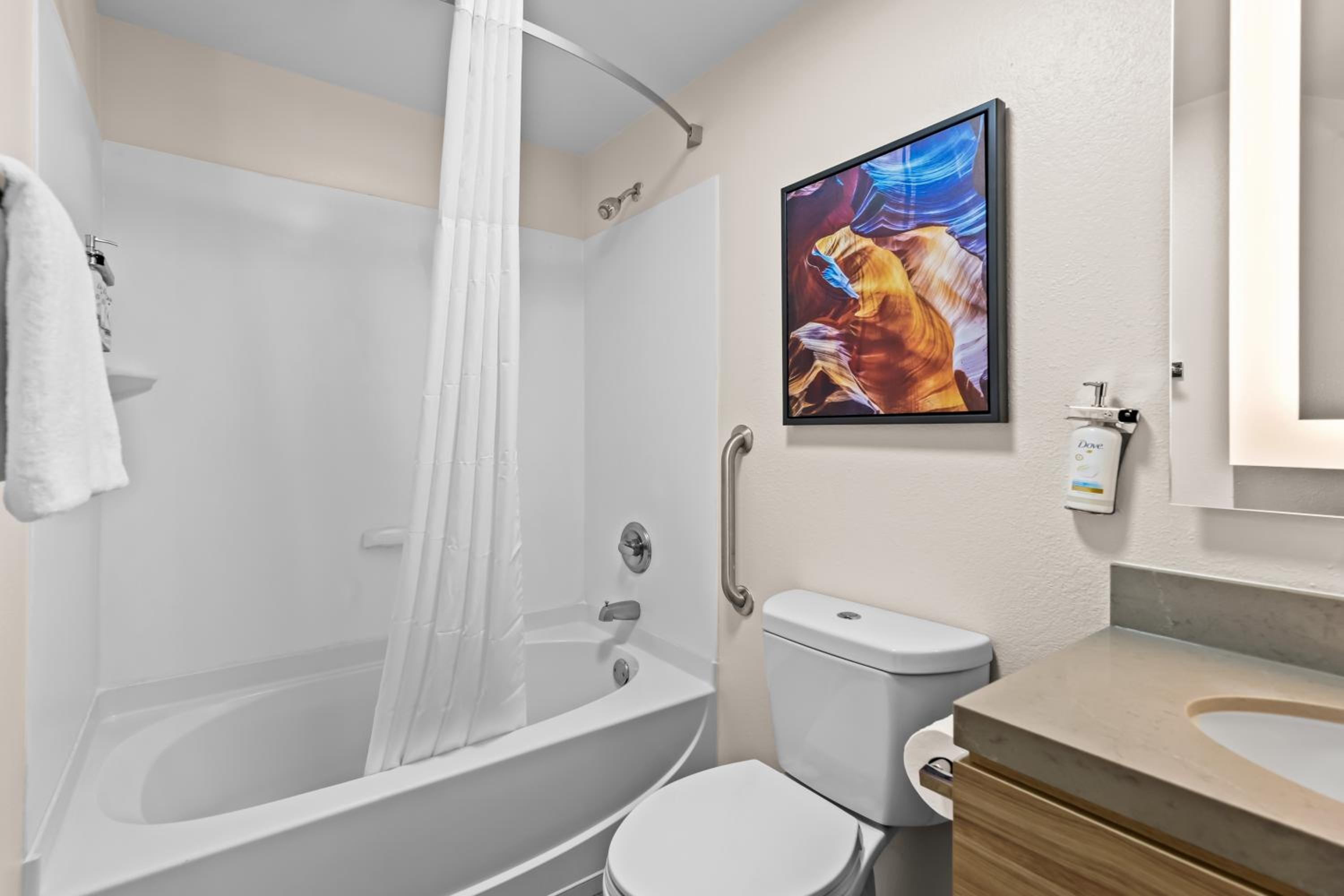 Studio Suite - Photo 2
