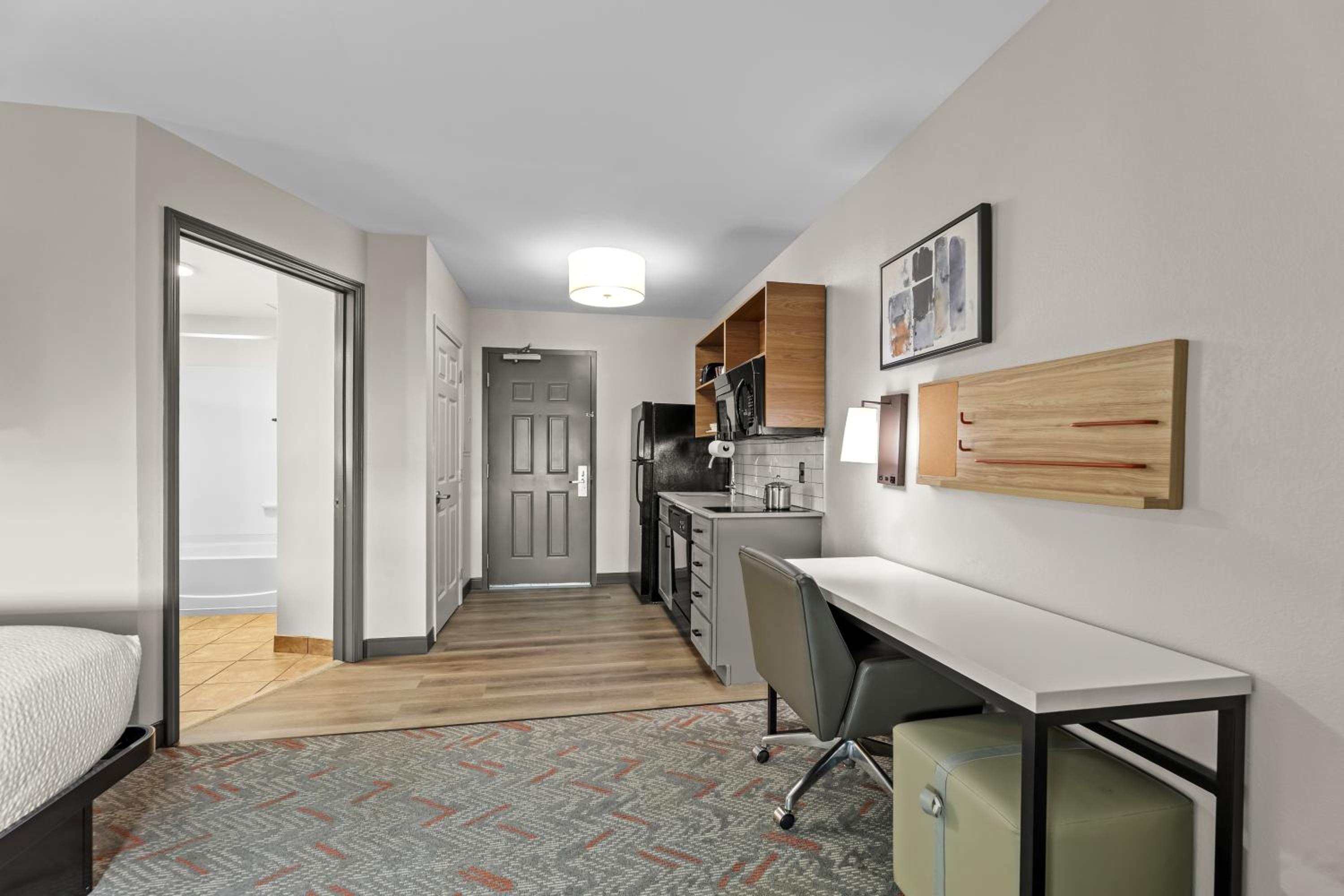 Studio Suite - Photo 5
