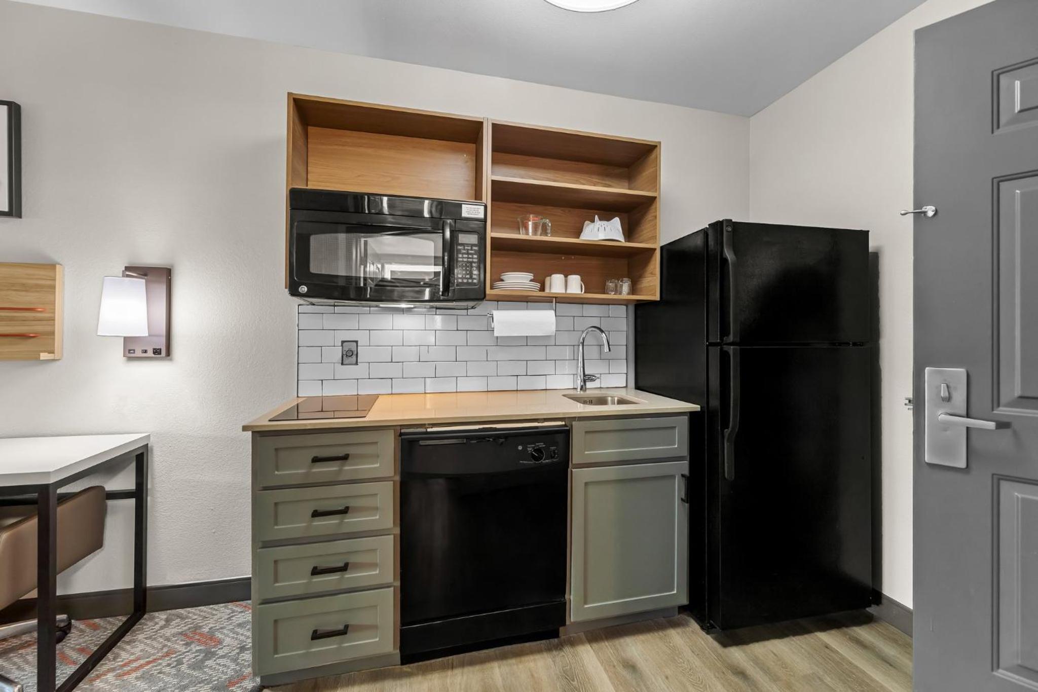 Studio Suite - Photo 12